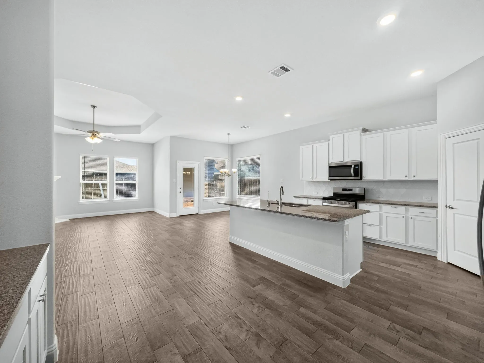 Single Family Residence For Sale in Denton County , 6204 Cheshire Street, Celina, Texas 76227, 4 Bedroom, 2 Bathroom, 2 Garage spaces, 2,033 Sqft, built in 2020, mls#21367402, Real Estate Agent in Celina, Homes For Sale in Denton county, Homes For Sale in Celina, Realtor in Celina Texas, Real Estate Brokerage Independent Realty Texas, Luminita Cordes Realtor