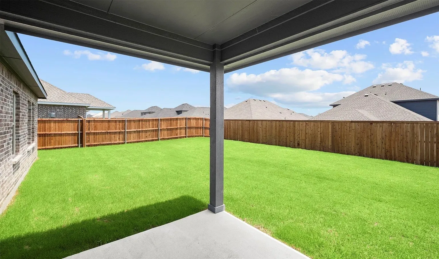 Single Family Residence For Rent in Grayson County , 549 Ridgewood Drive, Van Alstyne, Texas 75495, 4 Bedroom, 3 Bathroom, 2 Garage spaces, 2,306 Sqft, built in 2024, mls#21374475, Real Estate Agent in Van Alstyne, Homes For Rent in Grayson county, Homes For Rent in Van Alstyne, Realtor in Van Alstyne Texas, Real Estate Brokerage Independent Realty Texas, Luminita Cordes Realtor