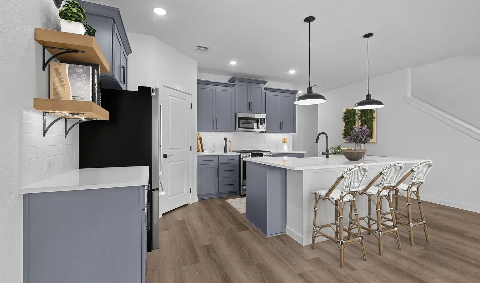 Single Family Residence For Rent in Grayson County , 549 Ridgewood Drive, Van Alstyne, Texas 75495, 4 Bedroom, 3 Bathroom, 2 Garage spaces, 2,306 Sqft, built in 2024, mls#21374475, Real Estate Agent in Van Alstyne, Homes For Rent in Grayson county, Homes For Rent in Van Alstyne, Realtor in Van Alstyne Texas, Real Estate Brokerage Independent Realty Texas, Luminita Cordes Realtor