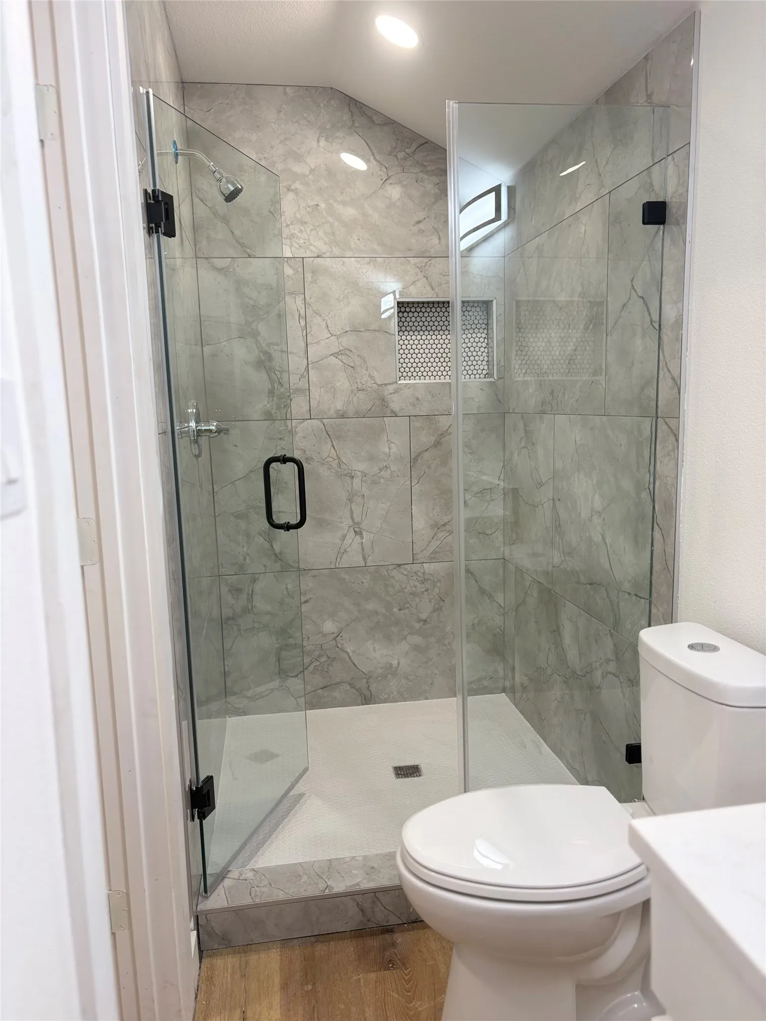 Single Family Residence For Sale in Tarrant County , 5536 Greenlee Street, Fort Worth, Texas 76112, 3 Bedroom, 3 Bathroom, Garage spaces, 1,107 Sqft, built in 1949, mls#21367228, Real Estate Agent in Fort Worth, Homes For Sale in Tarrant county, Homes For Sale in Fort Worth, Realtor in Fort Worth Texas, Real Estate Brokerage Independent Realty Texas, Luminita Cordes Realtor