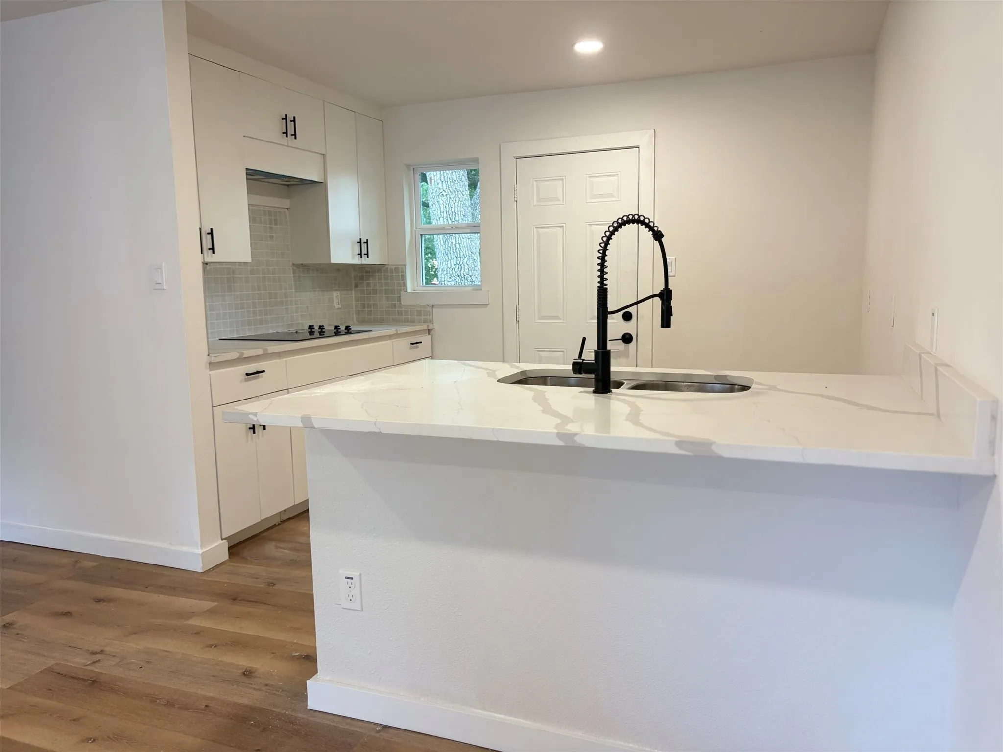 Single Family Residence For Sale in Tarrant County , 5536 Greenlee Street, Fort Worth, Texas 76112, 3 Bedroom, 3 Bathroom, Garage spaces, 1,107 Sqft, built in 1949, mls#21367228, Real Estate Agent in Fort Worth, Homes For Sale in Tarrant county, Homes For Sale in Fort Worth, Realtor in Fort Worth Texas, Real Estate Brokerage Independent Realty Texas, Luminita Cordes Realtor