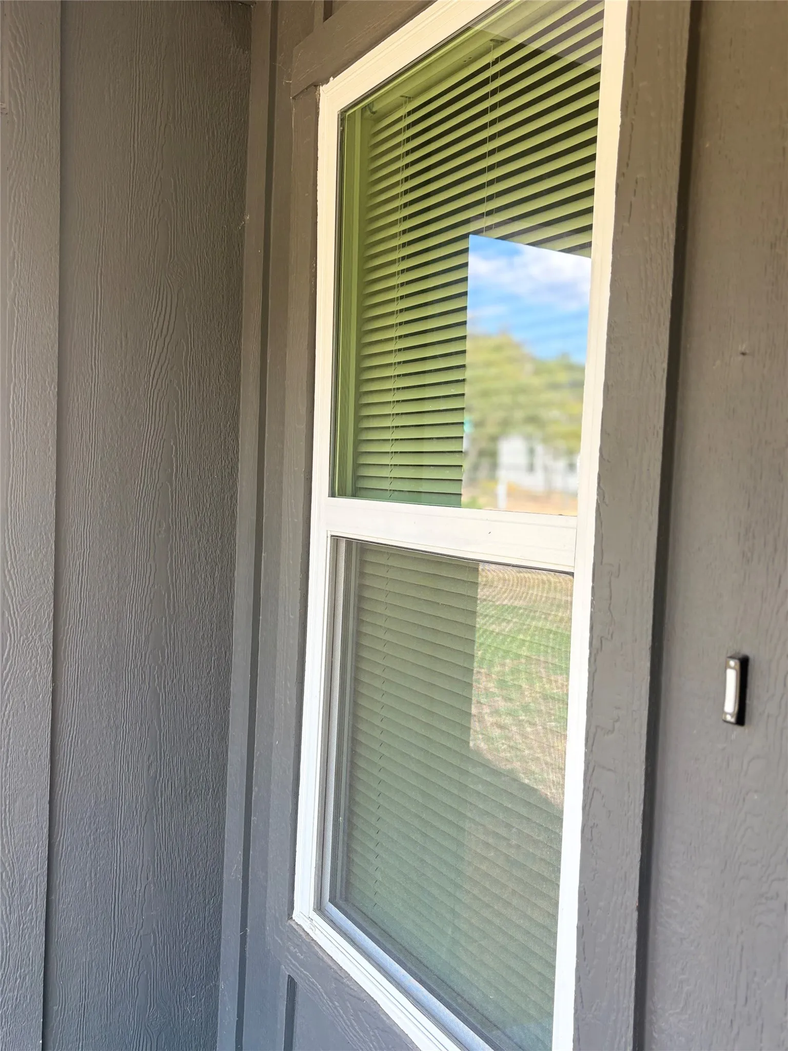 Single Family Residence For Sale in Tarrant County , 5536 Greenlee Street, Fort Worth, Texas 76112, 3 Bedroom, 3 Bathroom, Garage spaces, 1,107 Sqft, built in 1949, mls#21367228, Real Estate Agent in Fort Worth, Homes For Sale in Tarrant county, Homes For Sale in Fort Worth, Realtor in Fort Worth Texas, Real Estate Brokerage Independent Realty Texas, Luminita Cordes Realtor