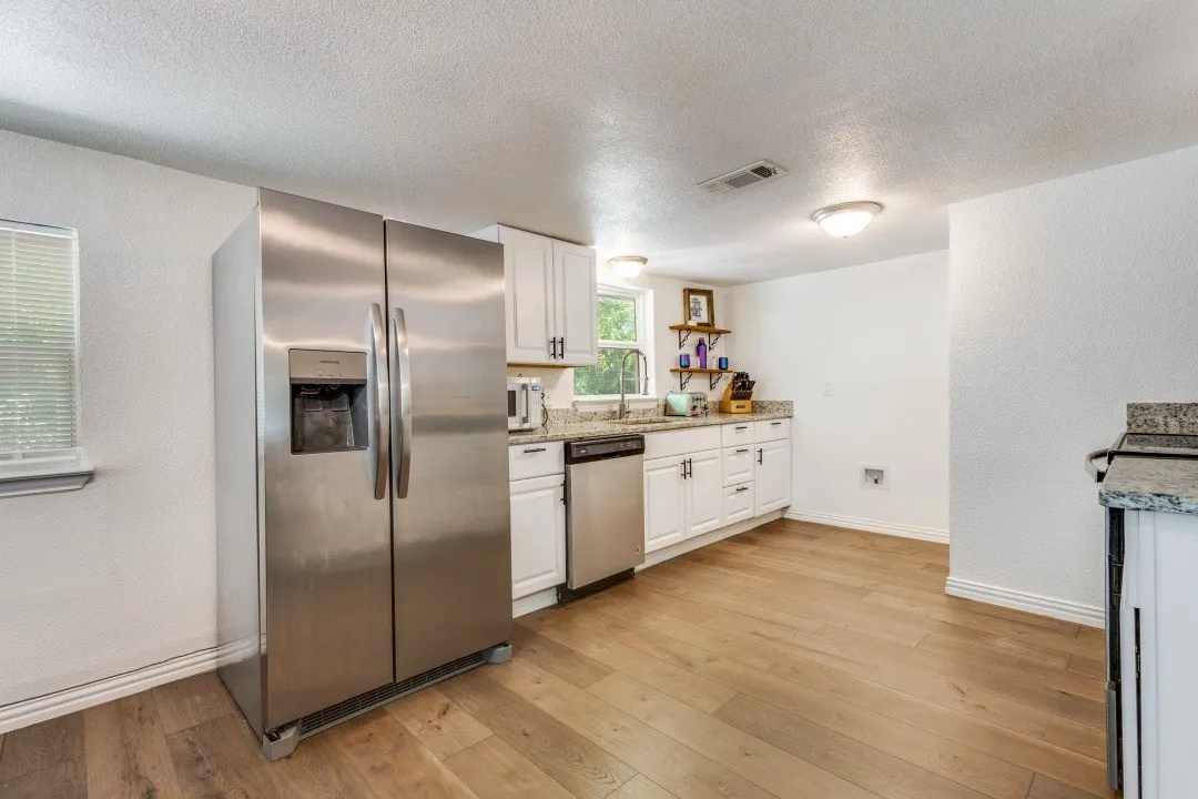 Single Family Residence For Sale in Grayson County , 1205 W Birge Street, Sherman, Texas 75092, 2 Bedroom, 1 Bathroom, Garage spaces, 991 Sqft, built in 1940, mls#21374481, Real Estate Agent in Sherman, Homes For Sale in Grayson county, Homes For Sale in Sherman, Realtor in Sherman Texas, Real Estate Brokerage Independent Realty Texas, Luminita Cordes Realtor