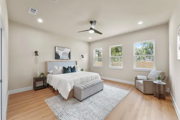 MODEL HOME