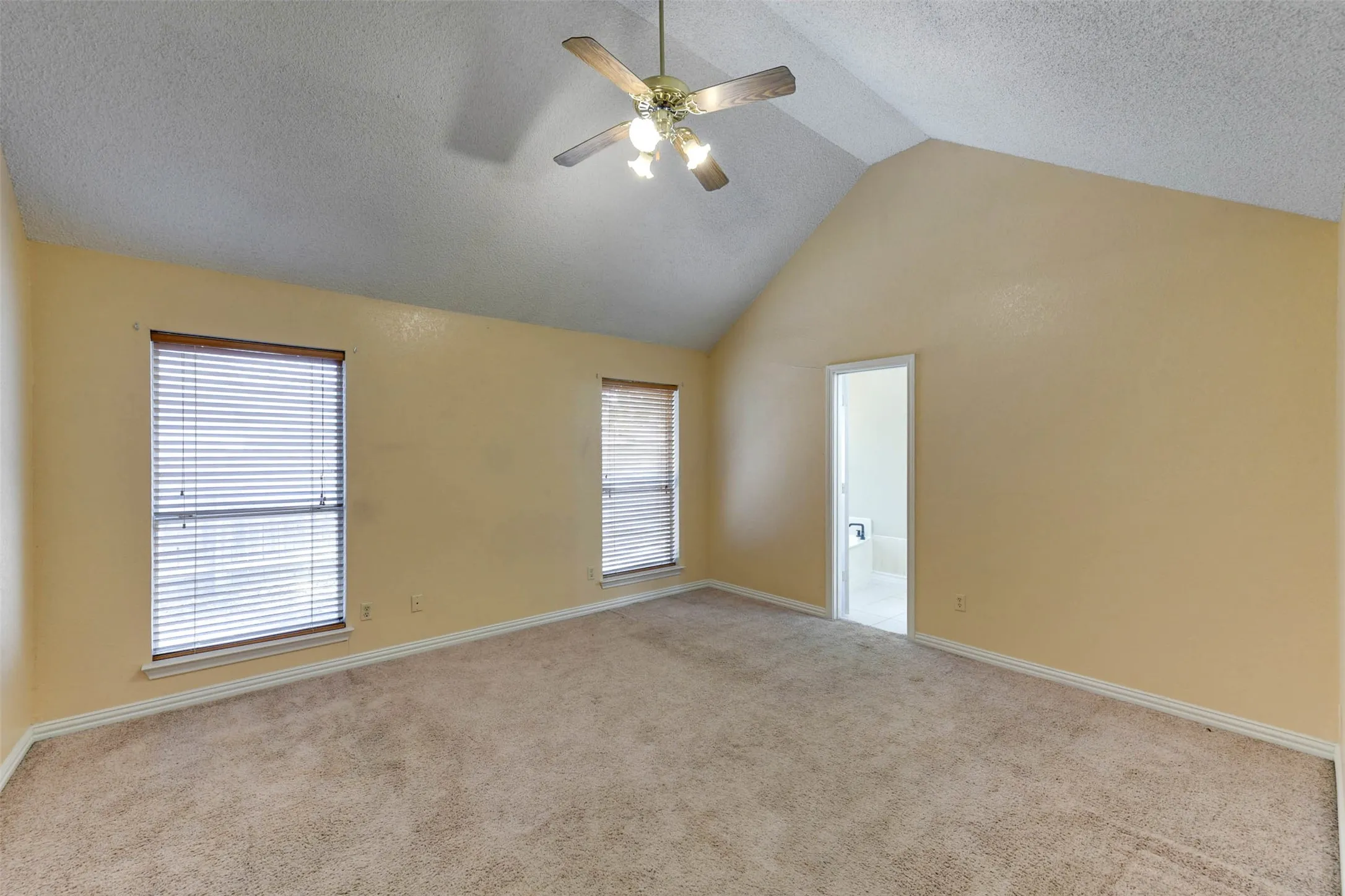 Carpet has been replaced with LVP - updated photo to come