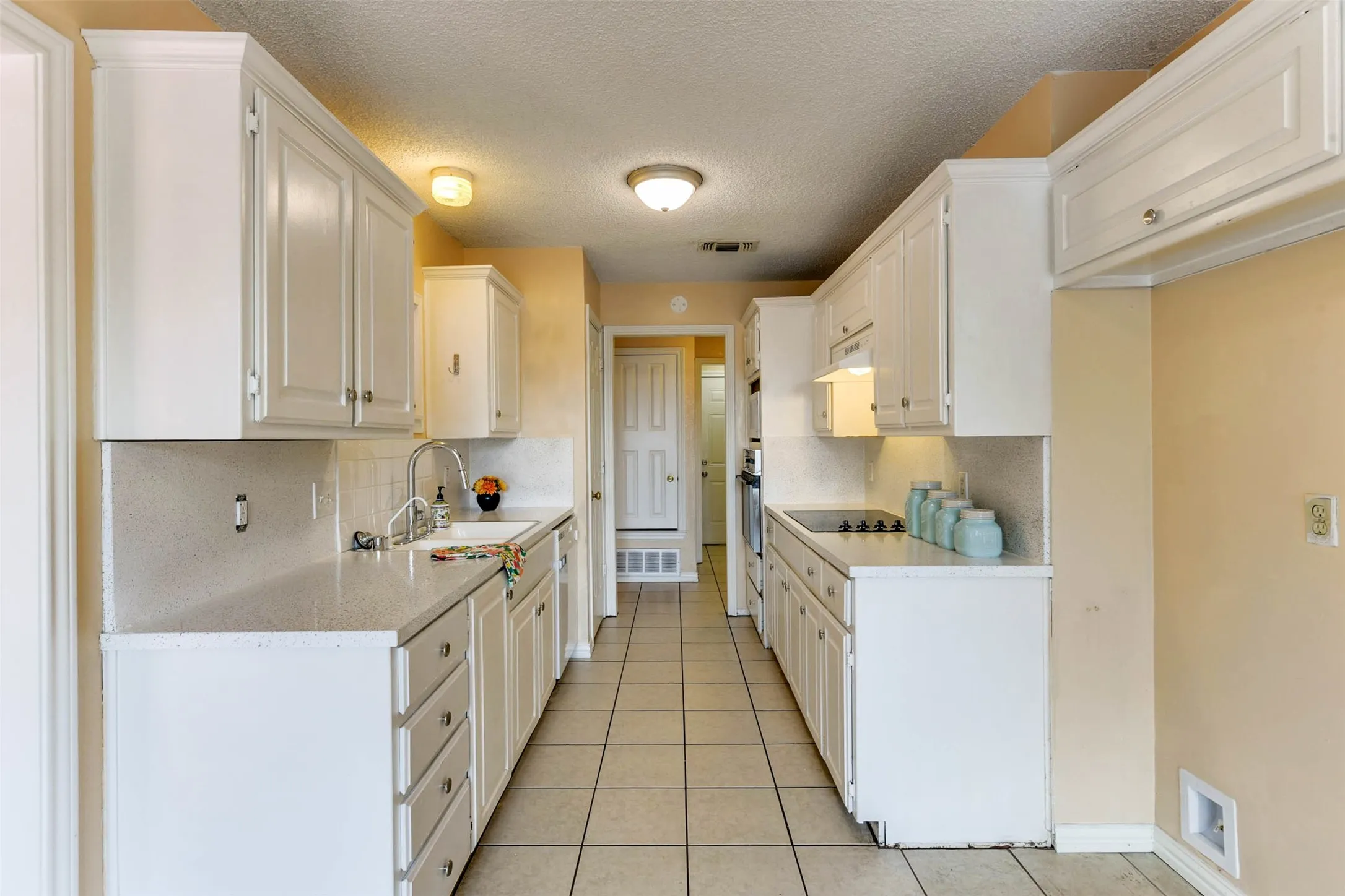 Single Family Residence For Rent in Denton County , 2002 Summerwind Court, Denton, Texas 76209, 3 Bedroom, 2 Bathroom, 2 Garage spaces, 1,541 Sqft, built in 1989, mls#21374471, Real Estate Agent in Denton, Homes For Rent in Denton county, Homes For Rent in Denton, Realtor in Denton Texas, Real Estate Brokerage Independent Realty Texas, Luminita Cordes Realtor