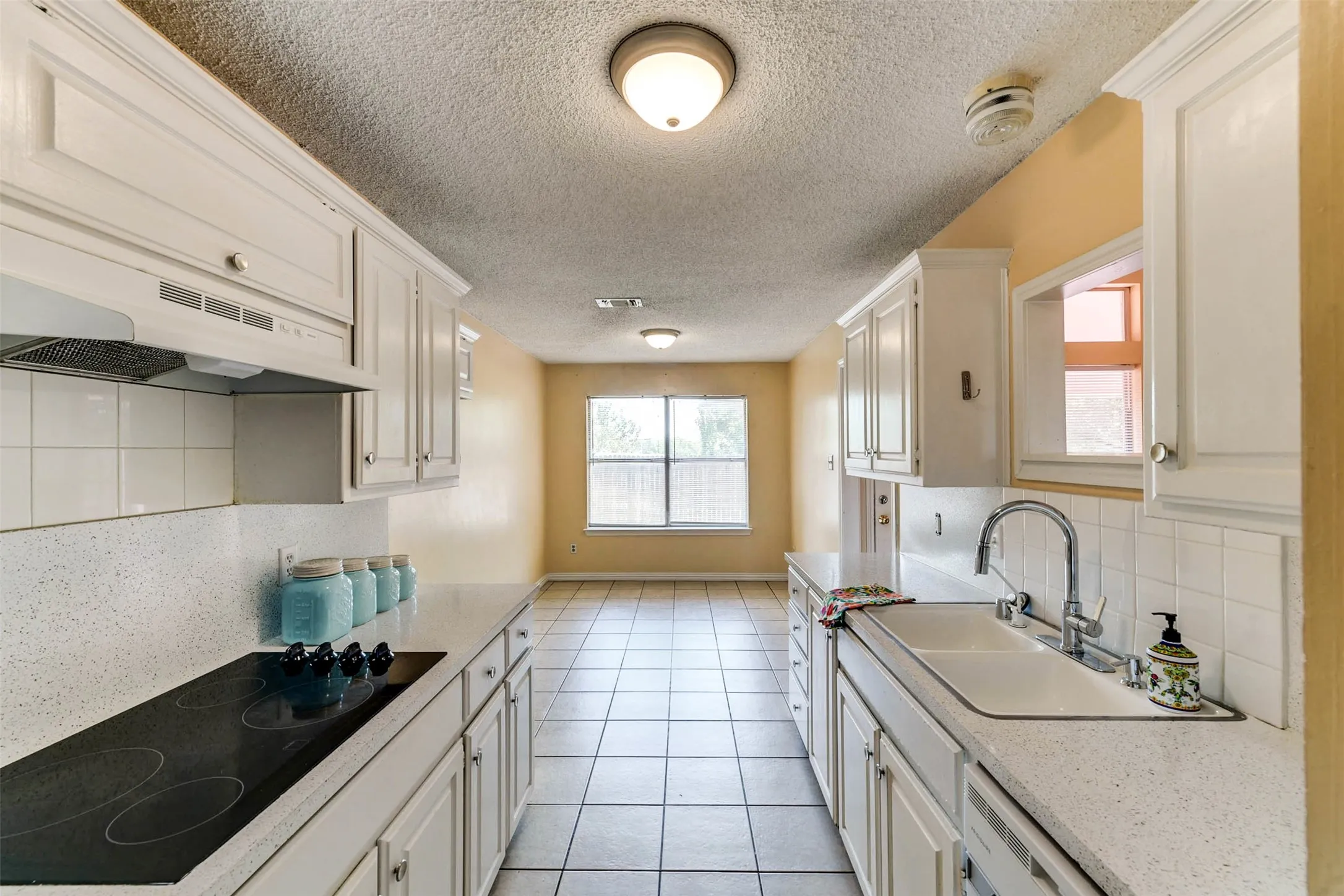 Single Family Residence For Rent in Denton County , 2002 Summerwind Court, Denton, Texas 76209, 3 Bedroom, 2 Bathroom, 2 Garage spaces, 1,541 Sqft, built in 1989, mls#21374471, Real Estate Agent in Denton, Homes For Rent in Denton county, Homes For Rent in Denton, Realtor in Denton Texas, Real Estate Brokerage Independent Realty Texas, Luminita Cordes Realtor