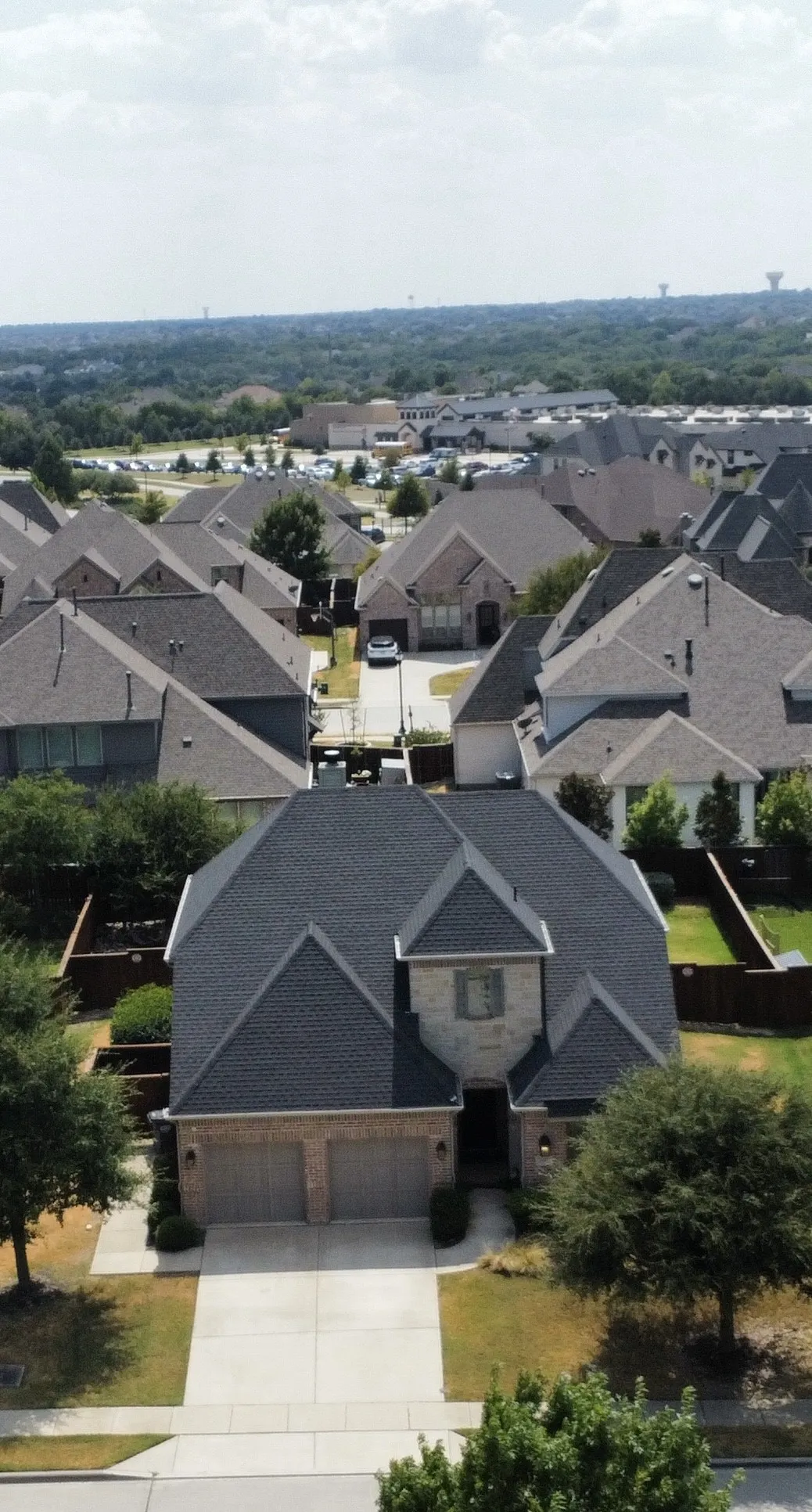Single Family Residence For Sale in Collin County , 2615 Maverick Way, Celina, Texas 75009, 4 Bedroom, 4 Bathroom, 2 Garage spaces, 3,135 Sqft, built in 2016, mls#21373792, Real Estate Agent in Celina, Homes For Sale in Collin county, Homes For Sale in Celina, Realtor in Celina Texas, Real Estate Brokerage Independent Realty Texas, Luminita Cordes Realtor