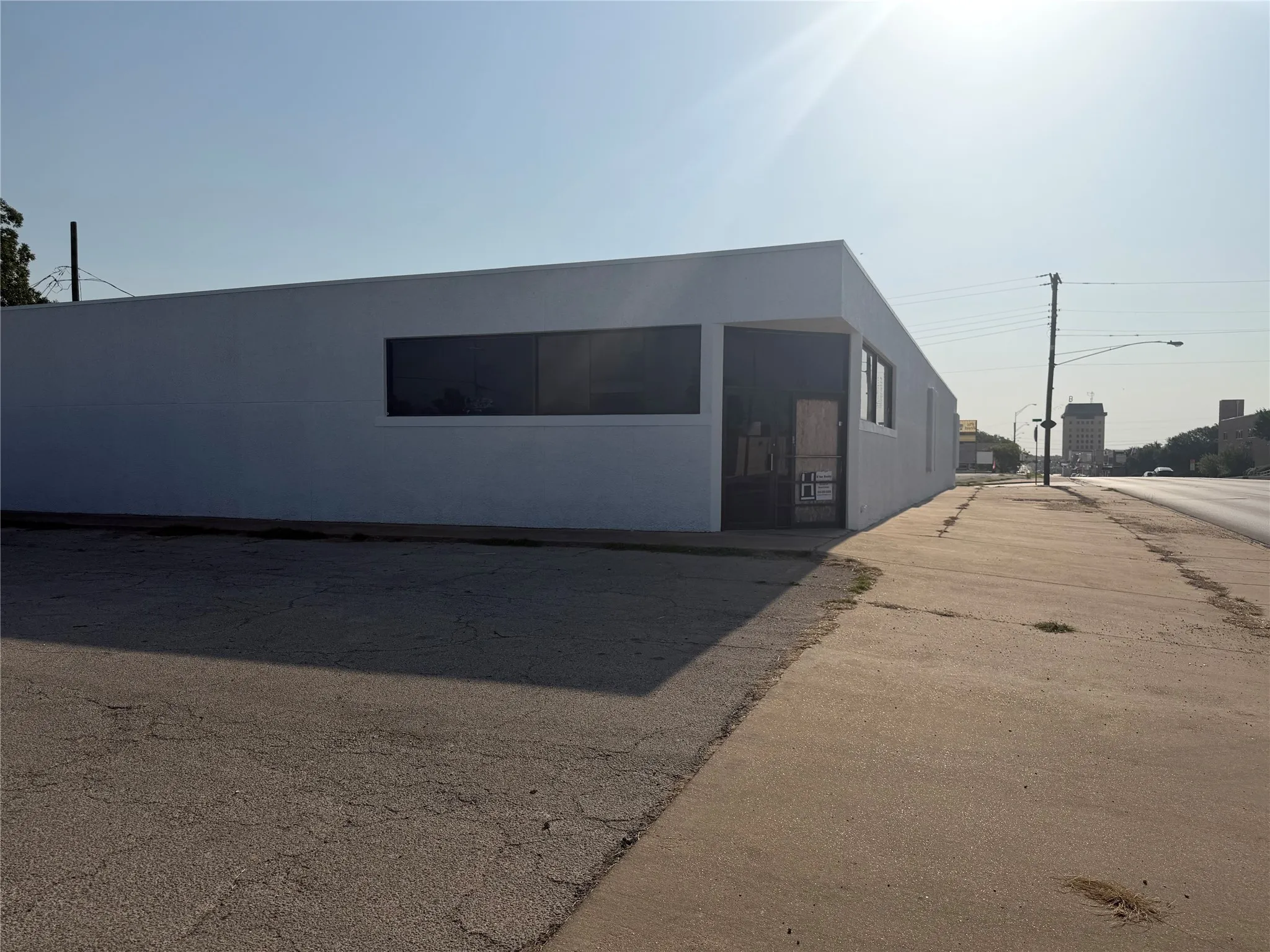 Retail For Rent in Stephens County , 500 W Walker Street, Breckenridge, Texas 76424, 0, 0, Garage spaces, 0 Sqft, built in 1974, mls#21344931, Real Estate Agent in Breckenridge, Homes For Rent in Stephens county, Homes For Rent in Breckenridge, Realtor in Breckenridge Texas, Real Estate Brokerage Independent Realty Texas, Luminita Cordes Realtor