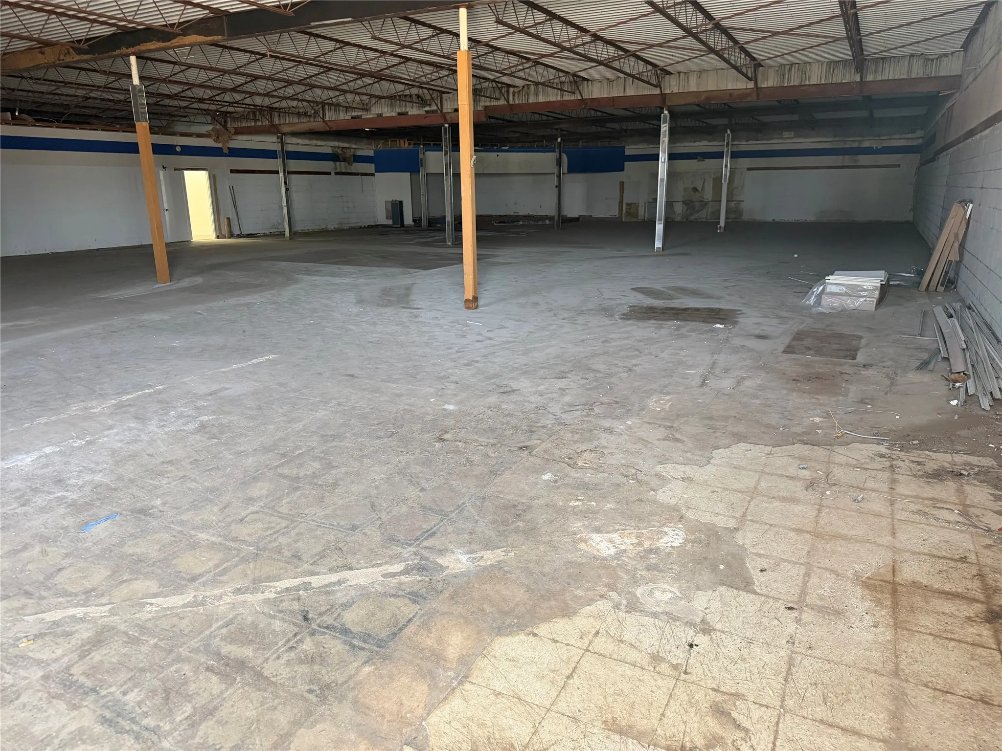 Retail For Rent in Stephens County , 500 W Walker Street, Breckenridge, Texas 76424, 0, 0, Garage spaces, 0 Sqft, built in 1974, mls#21344931, Real Estate Agent in Breckenridge, Homes For Rent in Stephens county, Homes For Rent in Breckenridge, Realtor in Breckenridge Texas, Real Estate Brokerage Independent Realty Texas, Luminita Cordes Realtor
