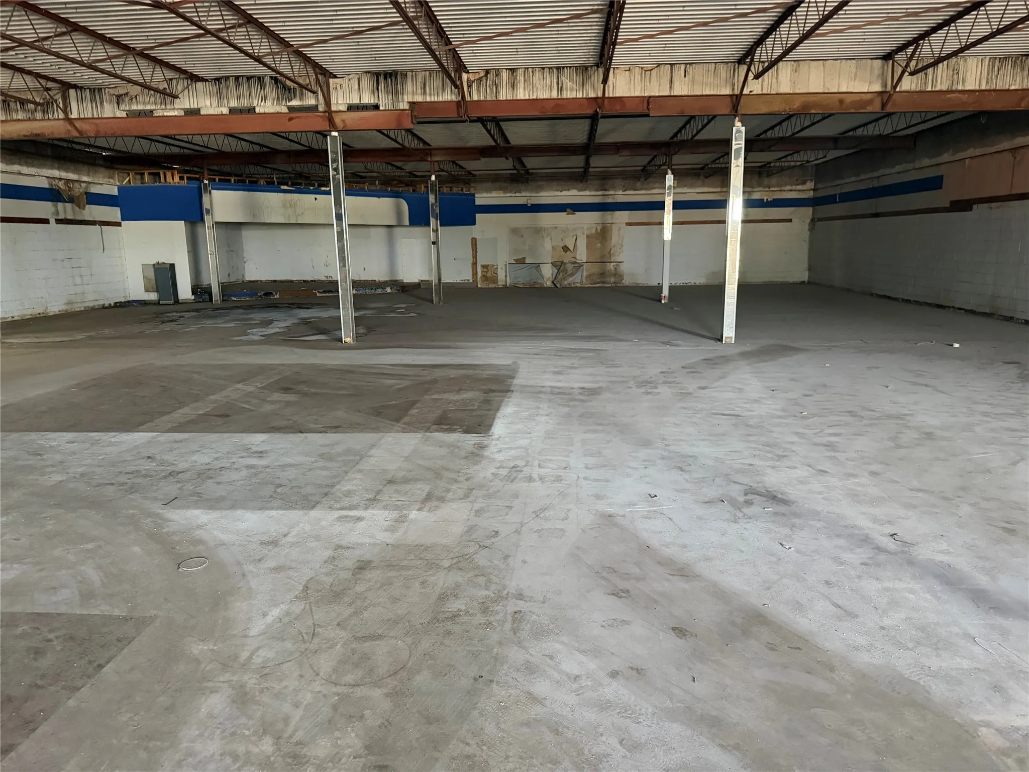 Retail For Rent in Stephens County , 500 W Walker Street, Breckenridge, Texas 76424, 0, 0, Garage spaces, 0 Sqft, built in 1974, mls#21344931, Real Estate Agent in Breckenridge, Homes For Rent in Stephens county, Homes For Rent in Breckenridge, Realtor in Breckenridge Texas, Real Estate Brokerage Independent Realty Texas, Luminita Cordes Realtor