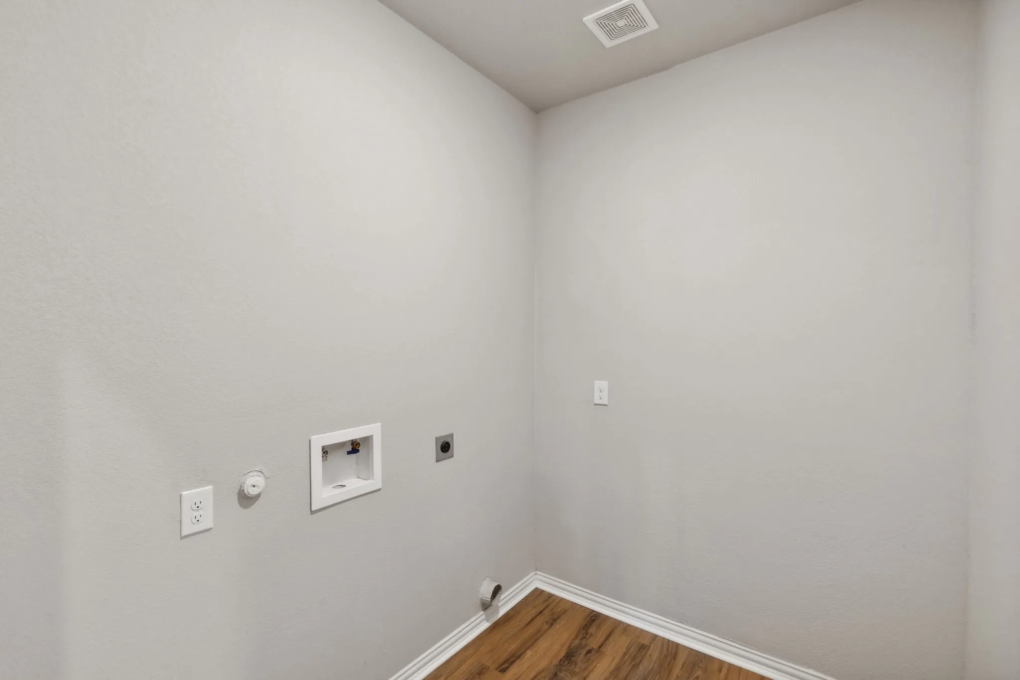 Single Family Residence For Rent in Parker County , 712 Taliaferro, Springtown, Texas 76082, 3 Bedroom, 3 Bathroom, 2 Garage spaces, 1,837 Sqft, built in 2022, mls#21374491, Real Estate Agent in Springtown, Homes For Rent in Parker county, Homes For Rent in Springtown, Realtor in Springtown Texas, Real Estate Brokerage Independent Realty Texas, Luminita Cordes Realtor