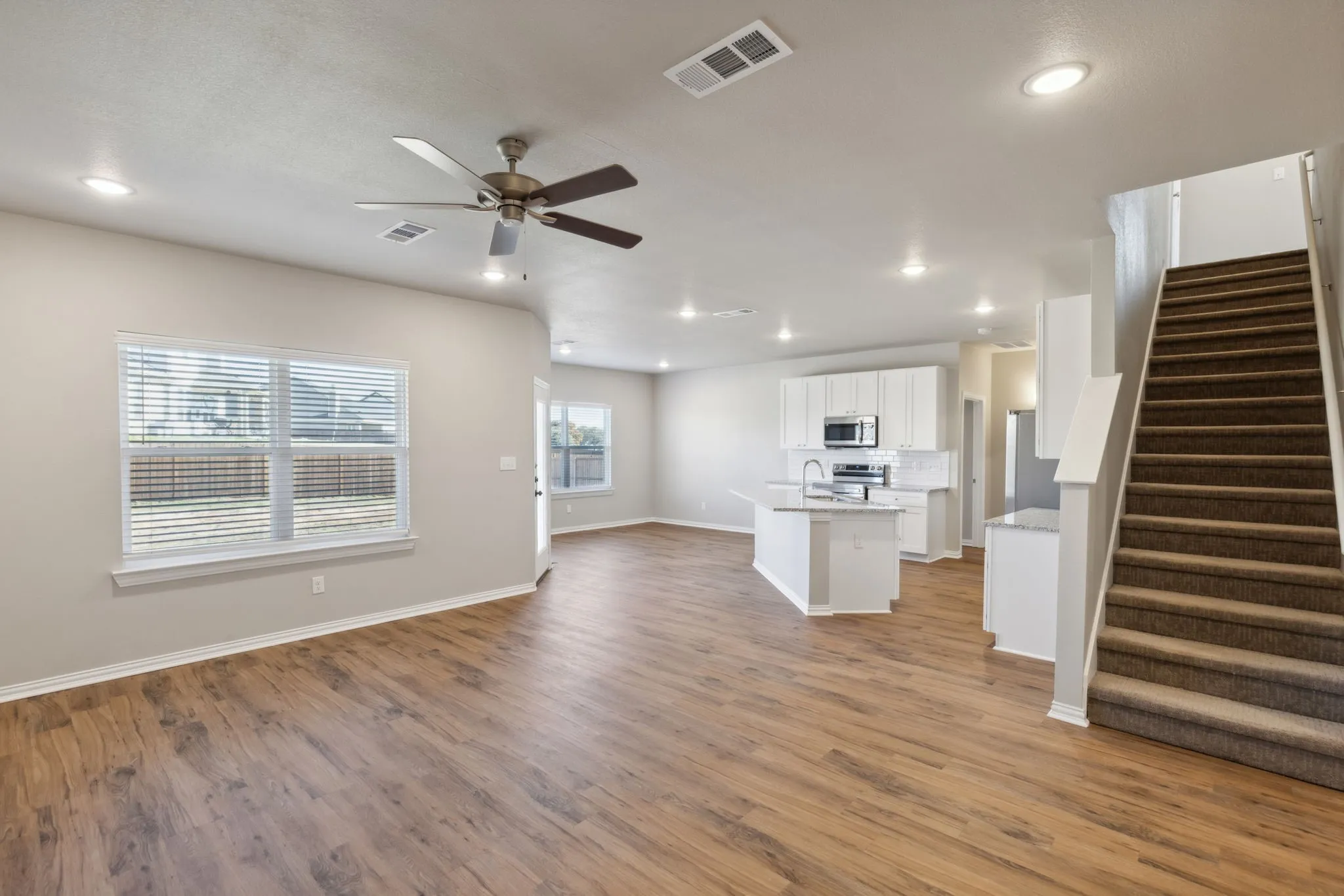 Single Family Residence For Rent in Parker County , 712 Taliaferro, Springtown, Texas 76082, 3 Bedroom, 3 Bathroom, 2 Garage spaces, 1,837 Sqft, built in 2022, mls#21374491, Real Estate Agent in Springtown, Homes For Rent in Parker county, Homes For Rent in Springtown, Realtor in Springtown Texas, Real Estate Brokerage Independent Realty Texas, Luminita Cordes Realtor
