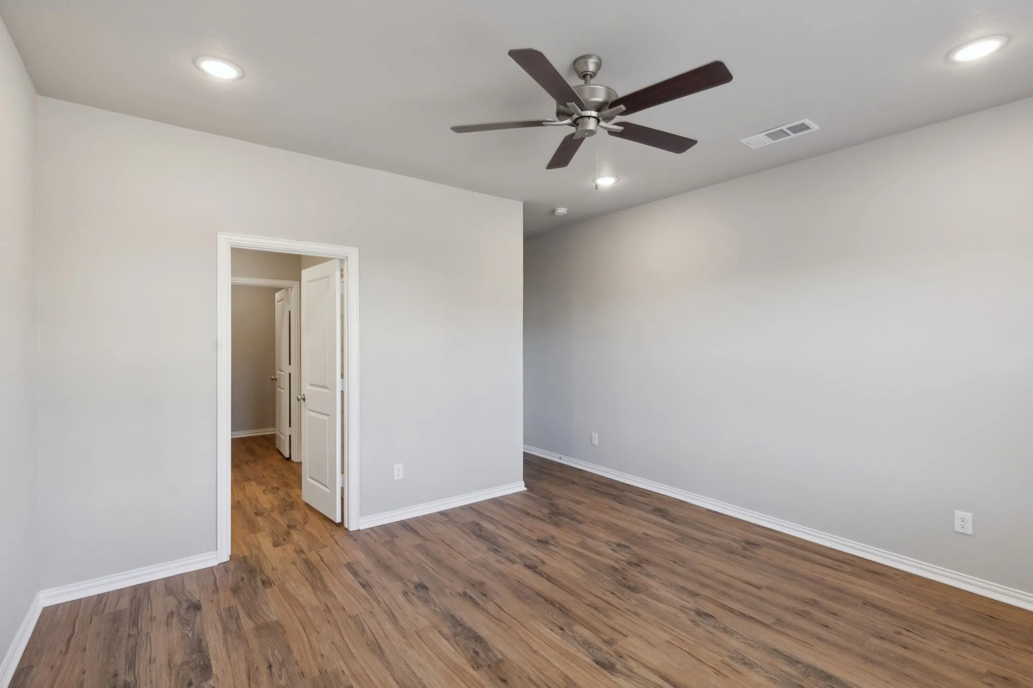 Single Family Residence For Rent in Parker County , 712 Taliaferro, Springtown, Texas 76082, 3 Bedroom, 3 Bathroom, 2 Garage spaces, 1,837 Sqft, built in 2022, mls#21374491, Real Estate Agent in Springtown, Homes For Rent in Parker county, Homes For Rent in Springtown, Realtor in Springtown Texas, Real Estate Brokerage Independent Realty Texas, Luminita Cordes Realtor