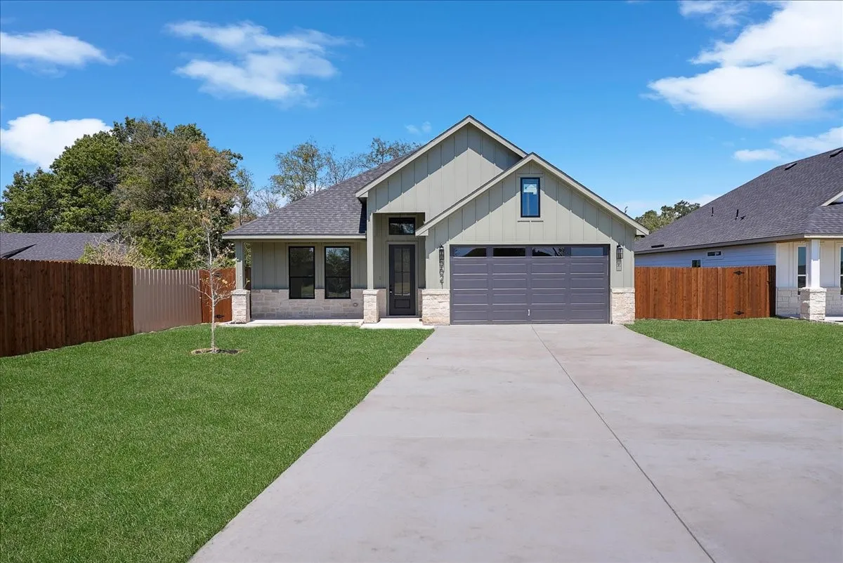 Single Family Residence For Sale in Tarrant County , 5621 Oak Grove Road N, Fort Worth, Texas 76134, 4 Bedroom, 2 Bathroom, 2 Garage spaces, 1,798 Sqft, built in 2026, mls#21374492, Real Estate Agent in Fort Worth, Homes For Sale in Tarrant county, Homes For Sale in Fort Worth, Realtor in Fort Worth Texas, Real Estate Brokerage Independent Realty Texas, Luminita Cordes Realtor