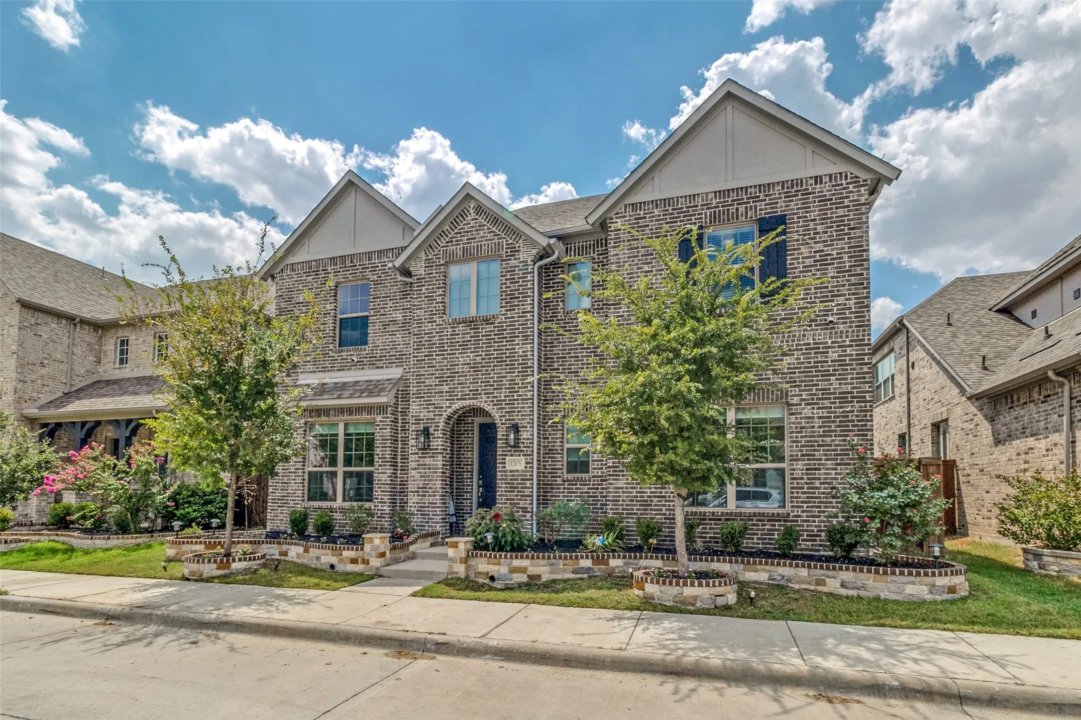 Single Family Residence For Sale in Dallas County , 12679 Royal Oaks Lane, Farmers Branch, Texas 75234, 5 Bedroom, 4 Bathroom, 2 Garage spaces, 3,879 Sqft, built in 2022, mls#21374340, Real Estate Agent in Farmers Branch, Homes For Sale in Dallas county, Homes For Sale in Farmers Branch, Realtor in Farmers Branch Texas, Real Estate Brokerage Independent Realty Texas, Luminita Cordes Realtor