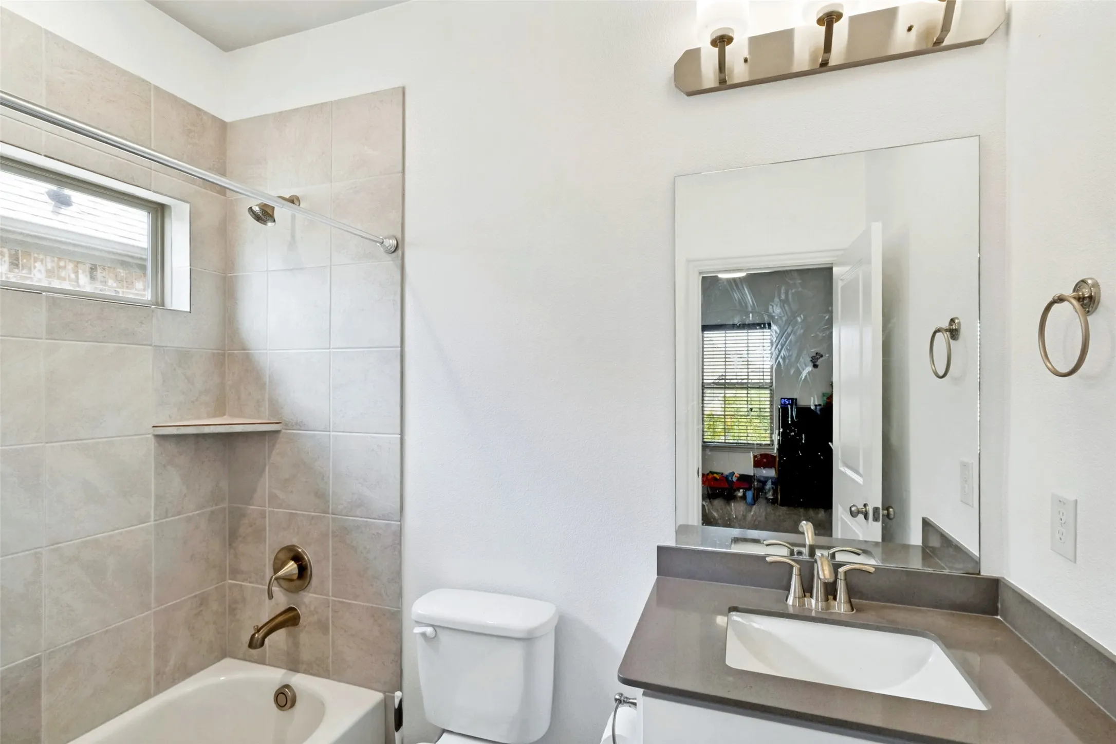 Single Family Residence For Sale in Dallas County , 12679 Royal Oaks Lane, Farmers Branch, Texas 75234, 5 Bedroom, 4 Bathroom, 2 Garage spaces, 3,879 Sqft, built in 2022, mls#21374340, Real Estate Agent in Farmers Branch, Homes For Sale in Dallas county, Homes For Sale in Farmers Branch, Realtor in Farmers Branch Texas, Real Estate Brokerage Independent Realty Texas, Luminita Cordes Realtor