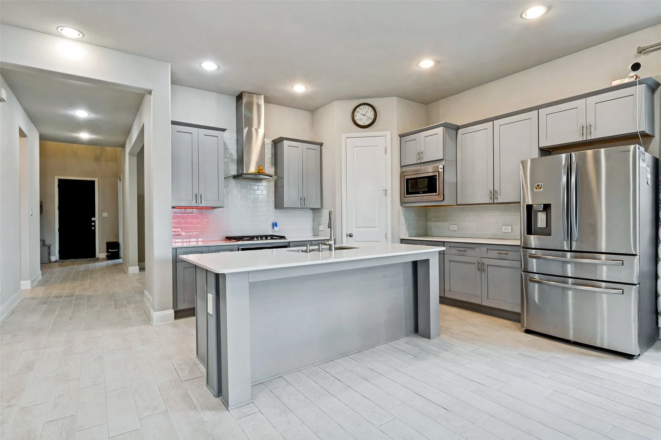 Single Family Residence For Sale in Dallas County , 12679 Royal Oaks Lane, Farmers Branch, Texas 75234, 5 Bedroom, 4 Bathroom, 2 Garage spaces, 3,879 Sqft, built in 2022, mls#21374340, Real Estate Agent in Farmers Branch, Homes For Sale in Dallas county, Homes For Sale in Farmers Branch, Realtor in Farmers Branch Texas, Real Estate Brokerage Independent Realty Texas, Luminita Cordes Realtor