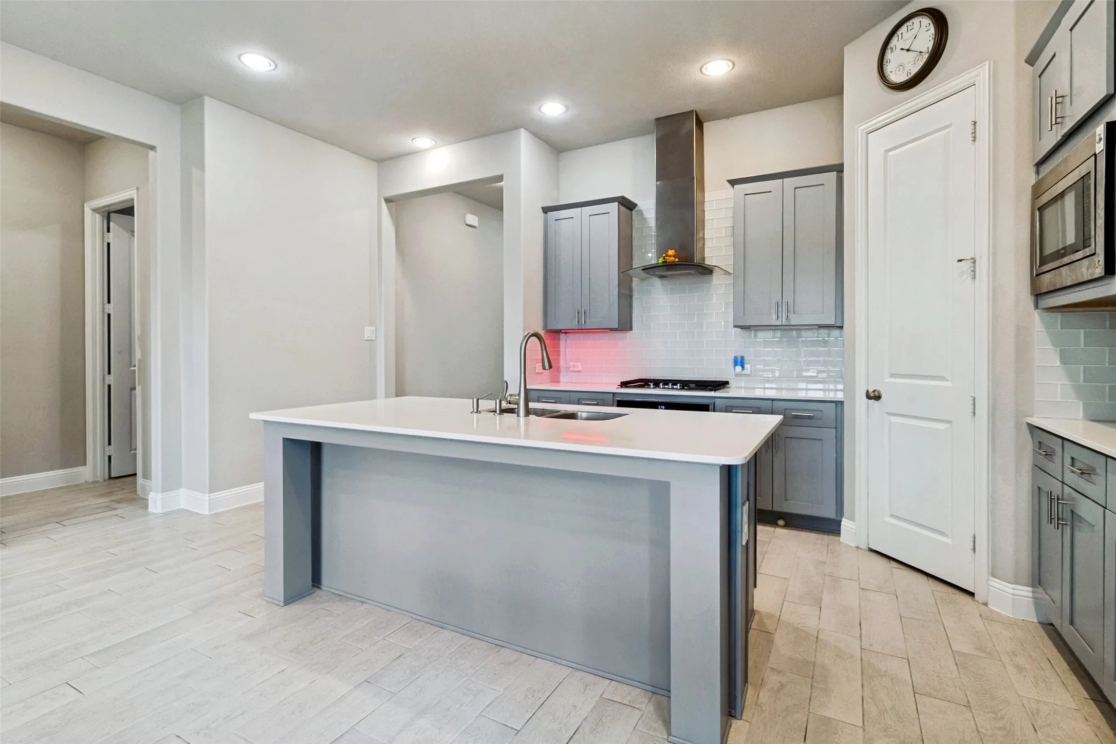 Single Family Residence For Sale in Dallas County , 12679 Royal Oaks Lane, Farmers Branch, Texas 75234, 5 Bedroom, 4 Bathroom, 2 Garage spaces, 3,879 Sqft, built in 2022, mls#21374340, Real Estate Agent in Farmers Branch, Homes For Sale in Dallas county, Homes For Sale in Farmers Branch, Realtor in Farmers Branch Texas, Real Estate Brokerage Independent Realty Texas, Luminita Cordes Realtor