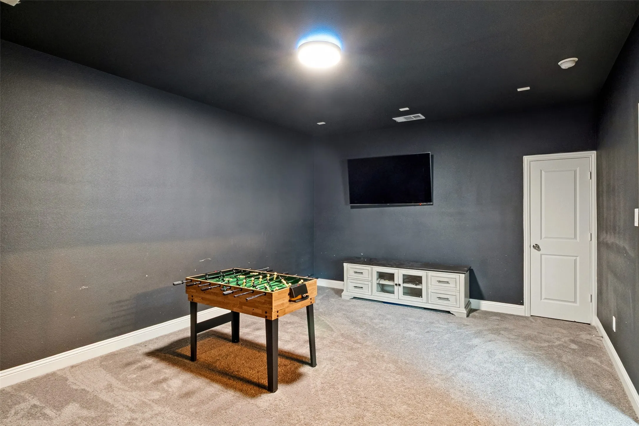 Single Family Residence For Sale in Dallas County , 12679 Royal Oaks Lane, Farmers Branch, Texas 75234, 5 Bedroom, 4 Bathroom, 2 Garage spaces, 3,879 Sqft, built in 2022, mls#21374340, Real Estate Agent in Farmers Branch, Homes For Sale in Dallas county, Homes For Sale in Farmers Branch, Realtor in Farmers Branch Texas, Real Estate Brokerage Independent Realty Texas, Luminita Cordes Realtor