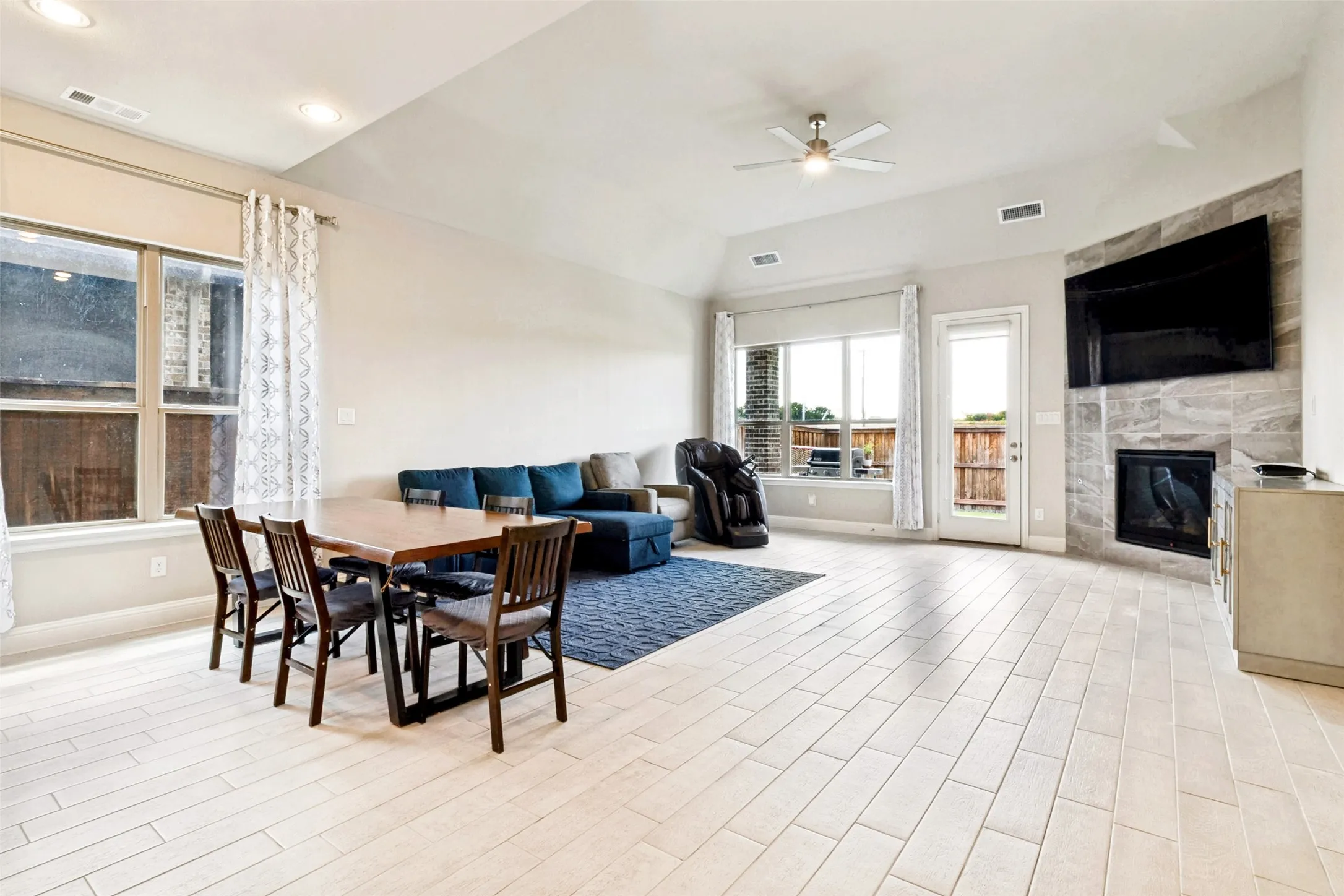 Single Family Residence For Sale in Dallas County , 12679 Royal Oaks Lane, Farmers Branch, Texas 75234, 5 Bedroom, 4 Bathroom, 2 Garage spaces, 3,879 Sqft, built in 2022, mls#21374340, Real Estate Agent in Farmers Branch, Homes For Sale in Dallas county, Homes For Sale in Farmers Branch, Realtor in Farmers Branch Texas, Real Estate Brokerage Independent Realty Texas, Luminita Cordes Realtor