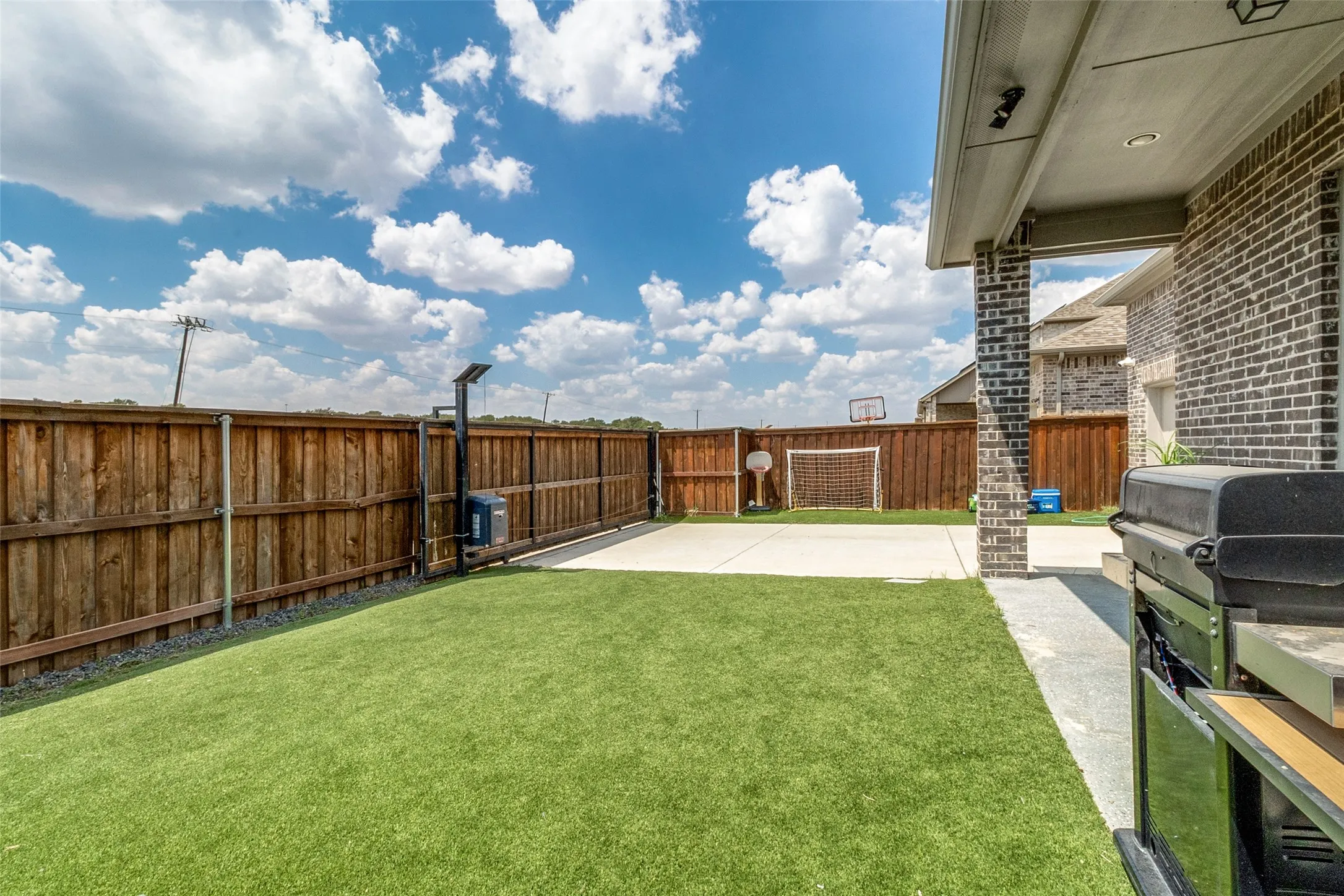 Single Family Residence For Sale in Dallas County , 12679 Royal Oaks Lane, Farmers Branch, Texas 75234, 5 Bedroom, 4 Bathroom, 2 Garage spaces, 3,879 Sqft, built in 2022, mls#21374340, Real Estate Agent in Farmers Branch, Homes For Sale in Dallas county, Homes For Sale in Farmers Branch, Realtor in Farmers Branch Texas, Real Estate Brokerage Independent Realty Texas, Luminita Cordes Realtor