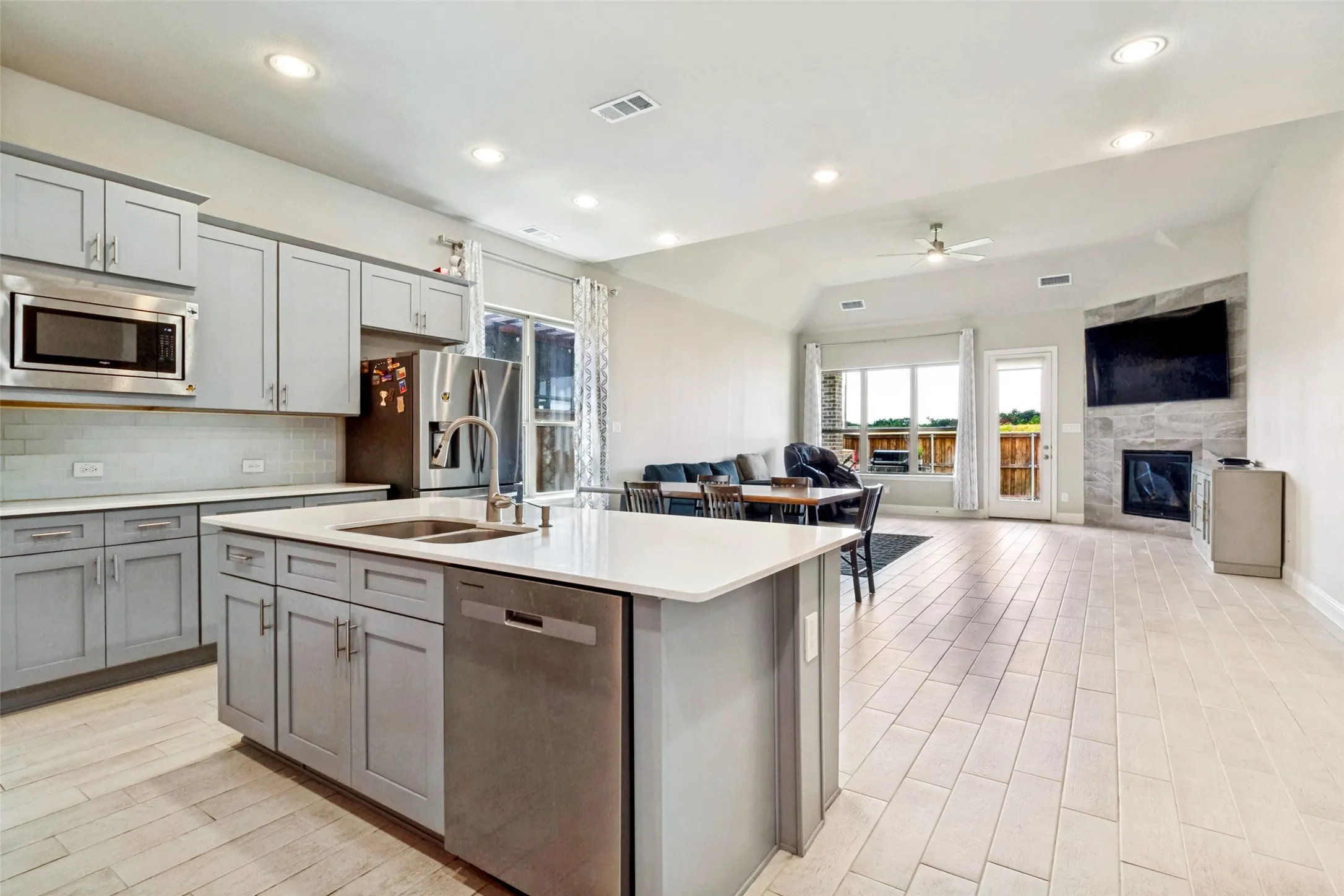 Single Family Residence For Sale in Dallas County , 12679 Royal Oaks Lane, Farmers Branch, Texas 75234, 5 Bedroom, 4 Bathroom, 2 Garage spaces, 3,879 Sqft, built in 2022, mls#21374340, Real Estate Agent in Farmers Branch, Homes For Sale in Dallas county, Homes For Sale in Farmers Branch, Realtor in Farmers Branch Texas, Real Estate Brokerage Independent Realty Texas, Luminita Cordes Realtor