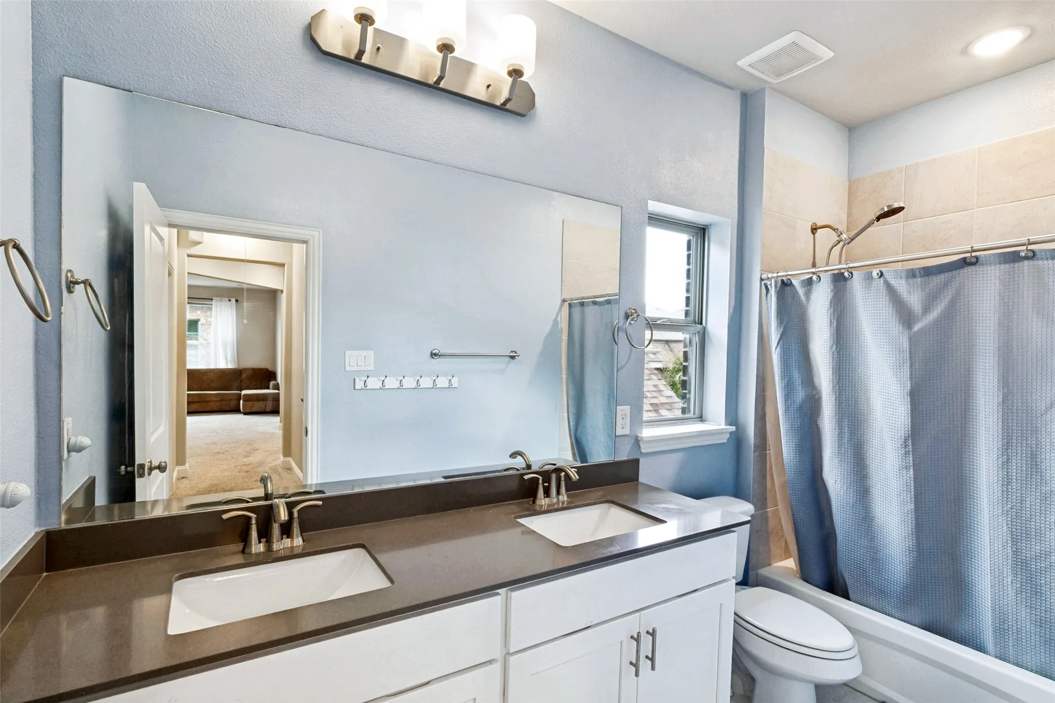 Single Family Residence For Sale in Dallas County , 12679 Royal Oaks Lane, Farmers Branch, Texas 75234, 5 Bedroom, 4 Bathroom, 2 Garage spaces, 3,879 Sqft, built in 2022, mls#21374340, Real Estate Agent in Farmers Branch, Homes For Sale in Dallas county, Homes For Sale in Farmers Branch, Realtor in Farmers Branch Texas, Real Estate Brokerage Independent Realty Texas, Luminita Cordes Realtor