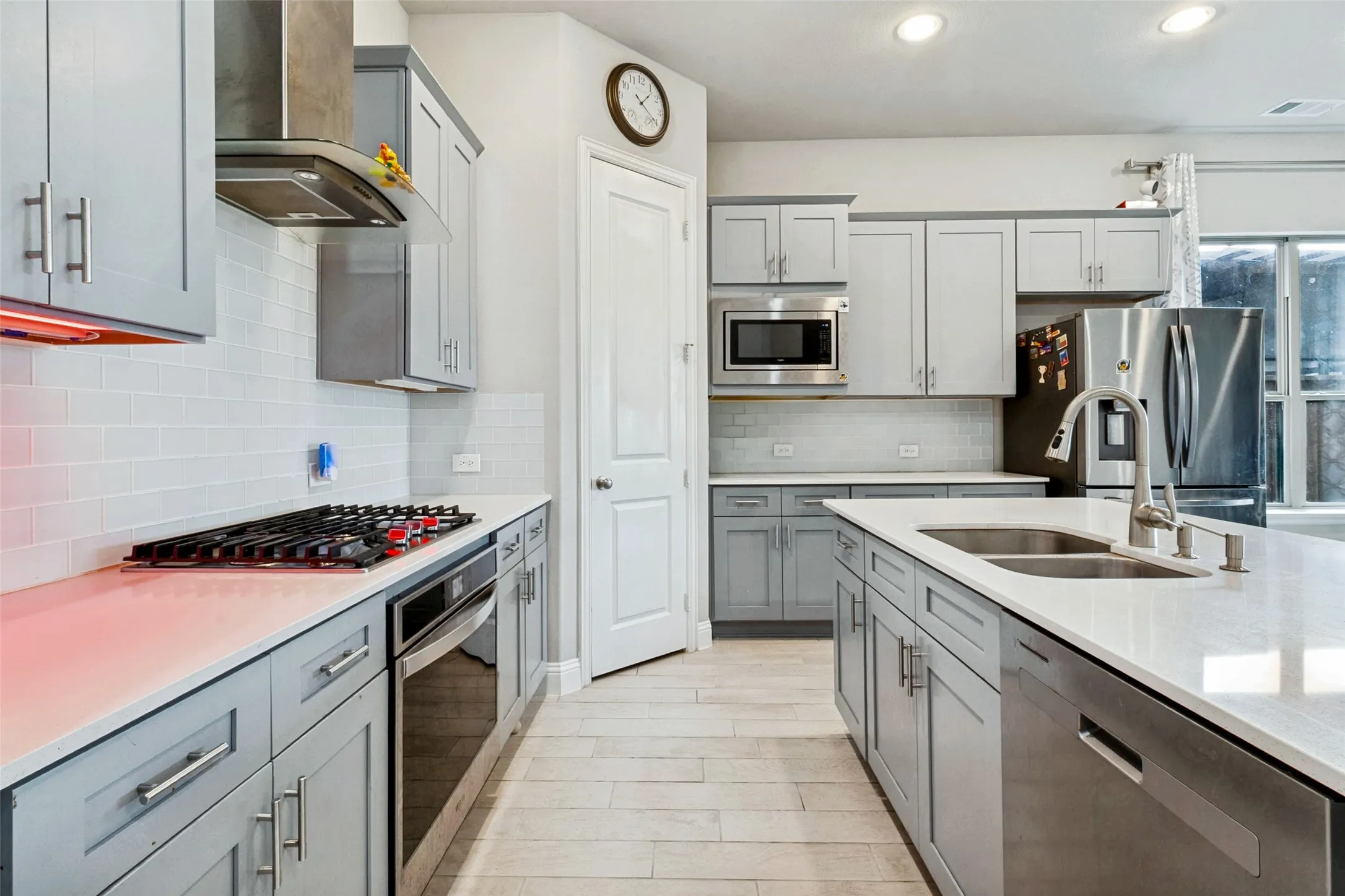 Single Family Residence For Sale in Dallas County , 12679 Royal Oaks Lane, Farmers Branch, Texas 75234, 5 Bedroom, 4 Bathroom, 2 Garage spaces, 3,879 Sqft, built in 2022, mls#21374340, Real Estate Agent in Farmers Branch, Homes For Sale in Dallas county, Homes For Sale in Farmers Branch, Realtor in Farmers Branch Texas, Real Estate Brokerage Independent Realty Texas, Luminita Cordes Realtor