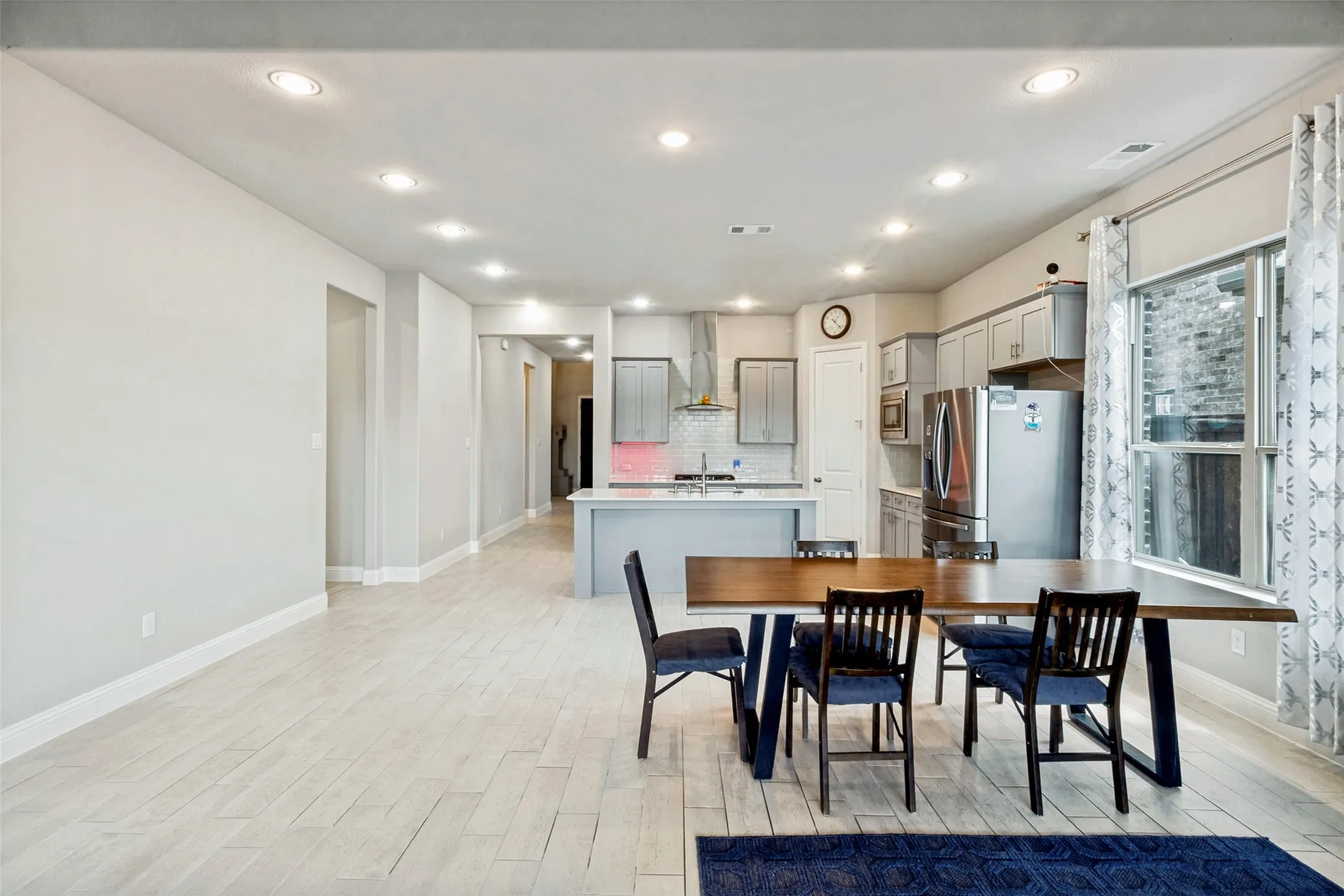 Single Family Residence For Sale in Dallas County , 12679 Royal Oaks Lane, Farmers Branch, Texas 75234, 5 Bedroom, 4 Bathroom, 2 Garage spaces, 3,879 Sqft, built in 2022, mls#21374340, Real Estate Agent in Farmers Branch, Homes For Sale in Dallas county, Homes For Sale in Farmers Branch, Realtor in Farmers Branch Texas, Real Estate Brokerage Independent Realty Texas, Luminita Cordes Realtor