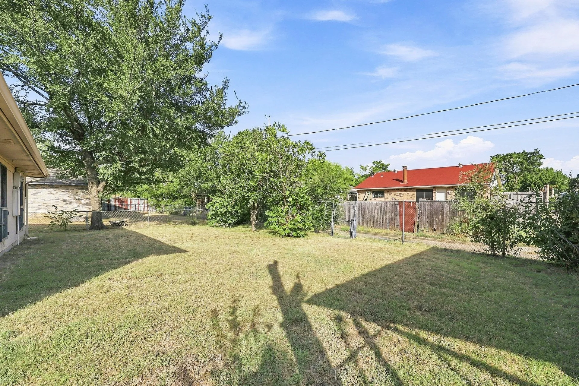 Single Family Residence For Rent in Dallas County , 810 Bitter Creek Drive, Dallas, Texas 75217, 3 Bedroom, 2 Bathroom, Garage spaces, 1,056 Sqft, built in 1982, mls#21374500, Real Estate Agent in Dallas, Homes For Rent in Dallas county, Homes For Rent in Dallas, Realtor in Dallas Texas, Real Estate Brokerage Independent Realty Texas, Luminita Cordes Realtor