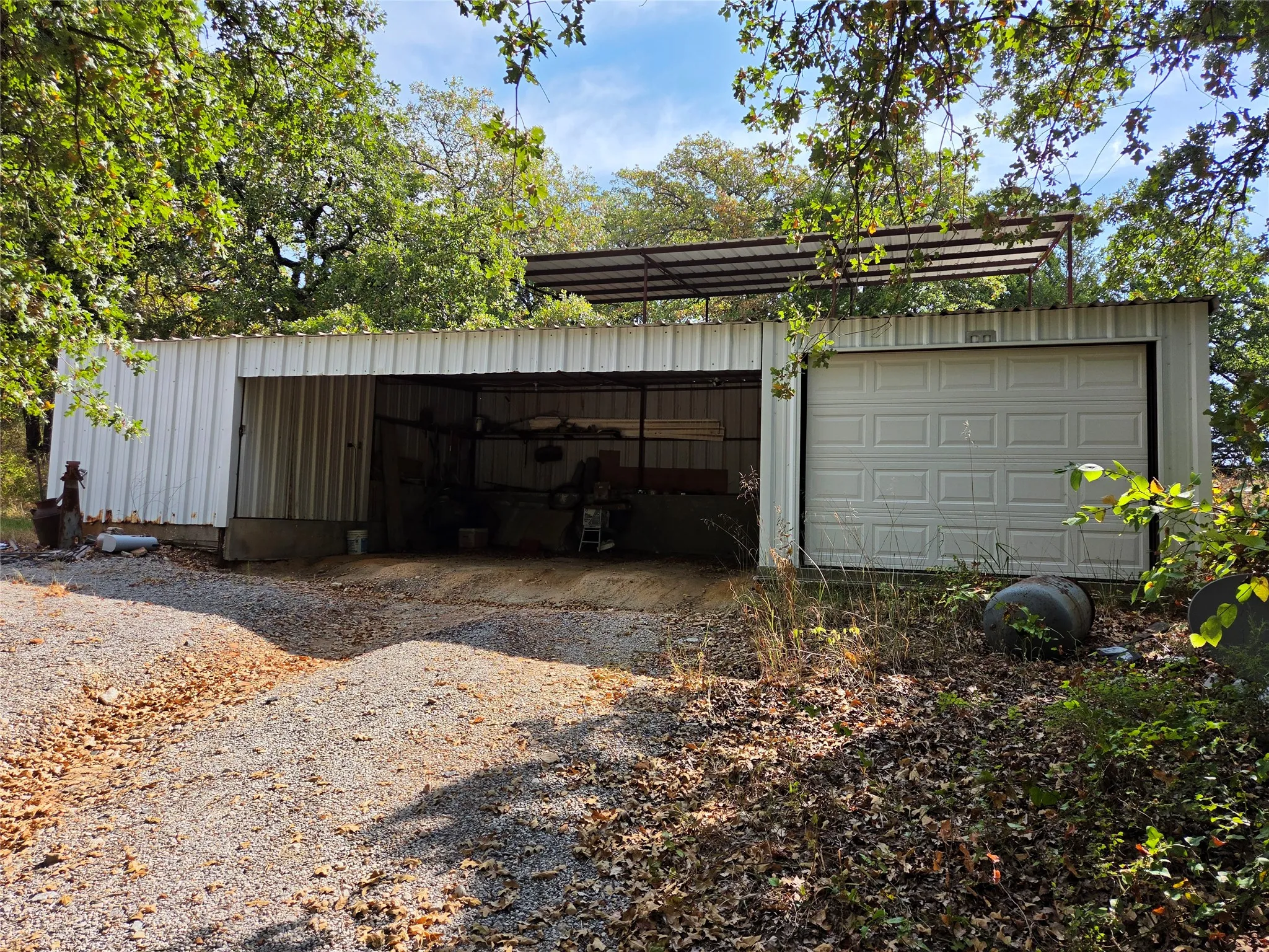 Single Family Residence For Sale in Montague County , 151 Michael Lane, St Jo, Texas 76265, 3 Bedroom, 2 Bathroom, 1 Garage spaces, 1,275 Sqft, built in 1987, mls#21369557, Real Estate Agent in St Jo, Homes For Sale in Montague county, Homes For Sale in St Jo, Realtor in St Jo Texas, Real Estate Brokerage Independent Realty Texas, Luminita Cordes Realtor