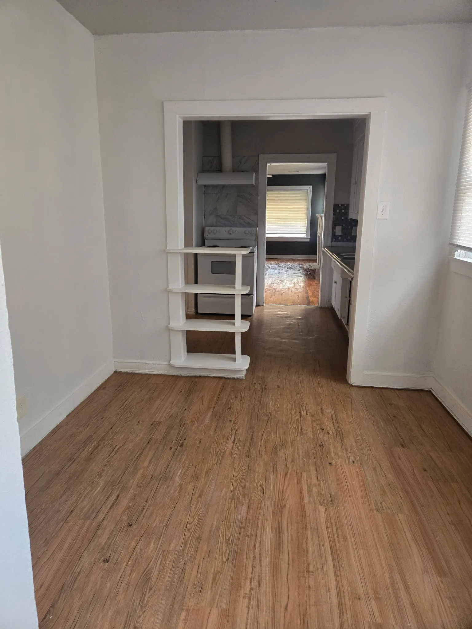 Single Family Residence For Rent in Dallas County , 3922 Wilder Street, Dallas, Texas 75215, 3 Bedroom, 2 Bathroom, Garage spaces, 1,175 Sqft, built in 1928, mls#21374503, Real Estate Agent in Dallas, Homes For Rent in Dallas county, Homes For Rent in Dallas, Realtor in Dallas Texas, Real Estate Brokerage Independent Realty Texas, Luminita Cordes Realtor
