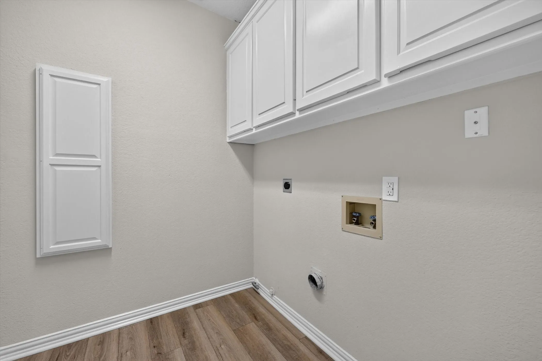 Single Family Residence For Rent in Collin County , 2937 Sunset Ridge, Mc Kinney, Texas 75072, 4 Bedroom, 3 Bathroom, 2 Garage spaces, 2,787 Sqft, built in 1996, mls#21374509, Real Estate Agent in Mc Kinney, Homes For Rent in Collin county, Homes For Rent in Mc Kinney, Realtor in Mc Kinney Texas, Real Estate Brokerage Independent Realty Texas, Luminita Cordes Realtor