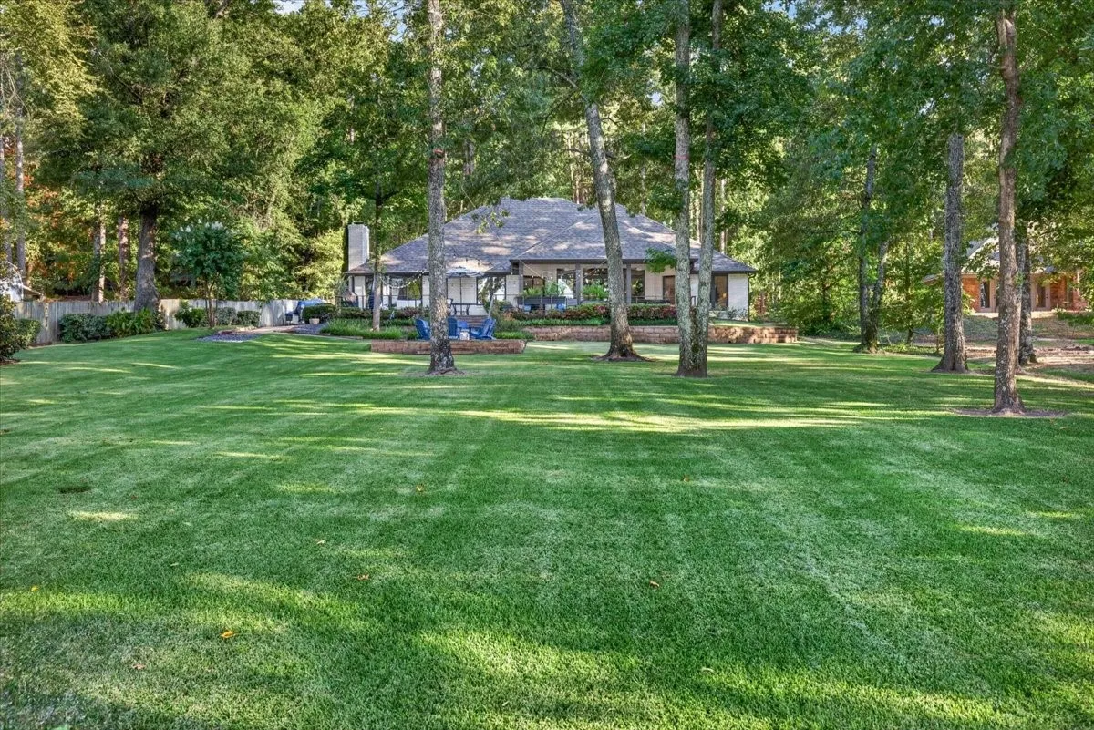 Single Family Residence For Sale in Smith County , 15740 Timberhill Drive, Flint, Texas 75762, 4 Bedroom, 3 Bathroom, 2 Garage spaces, 2,656 Sqft, built in 1992, mls#21374411, Real Estate Agent in Flint, Homes For Sale in Smith county, Homes For Sale in Flint, Realtor in Flint Texas, Real Estate Brokerage Independent Realty Texas, Luminita Cordes Realtor