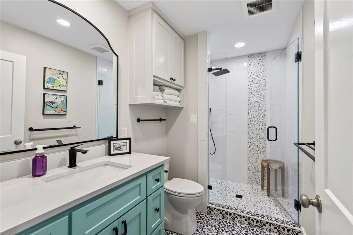 Single Family Residence For Sale in Smith County , 15740 Timberhill Drive, Flint, Texas 75762, 4 Bedroom, 3 Bathroom, 2 Garage spaces, 2,656 Sqft, built in 1992, mls#21374411, Real Estate Agent in Flint, Homes For Sale in Smith county, Homes For Sale in Flint, Realtor in Flint Texas, Real Estate Brokerage Independent Realty Texas, Luminita Cordes Realtor