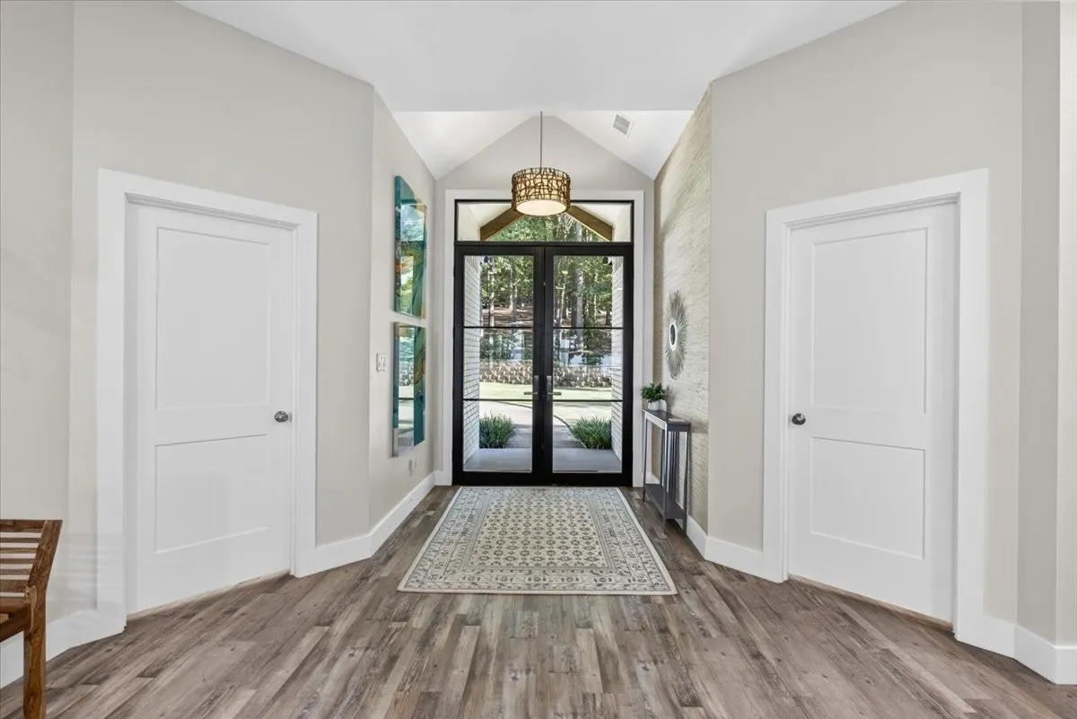 Single Family Residence For Sale in Smith County , 15740 Timberhill Drive, Flint, Texas 75762, 4 Bedroom, 3 Bathroom, 2 Garage spaces, 2,656 Sqft, built in 1992, mls#21374411, Real Estate Agent in Flint, Homes For Sale in Smith county, Homes For Sale in Flint, Realtor in Flint Texas, Real Estate Brokerage Independent Realty Texas, Luminita Cordes Realtor
