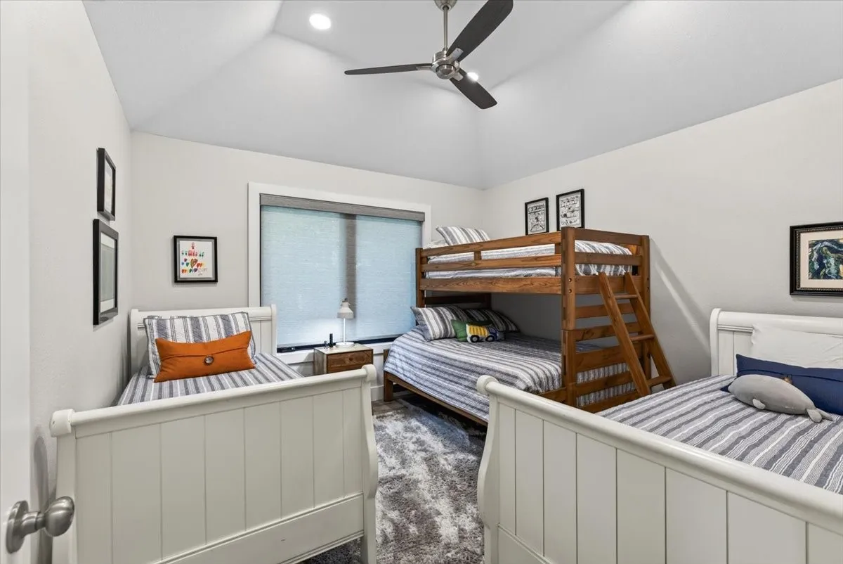 Single Family Residence For Sale in Smith County , 15740 Timberhill Drive, Flint, Texas 75762, 4 Bedroom, 3 Bathroom, 2 Garage spaces, 2,656 Sqft, built in 1992, mls#21374411, Real Estate Agent in Flint, Homes For Sale in Smith county, Homes For Sale in Flint, Realtor in Flint Texas, Real Estate Brokerage Independent Realty Texas, Luminita Cordes Realtor