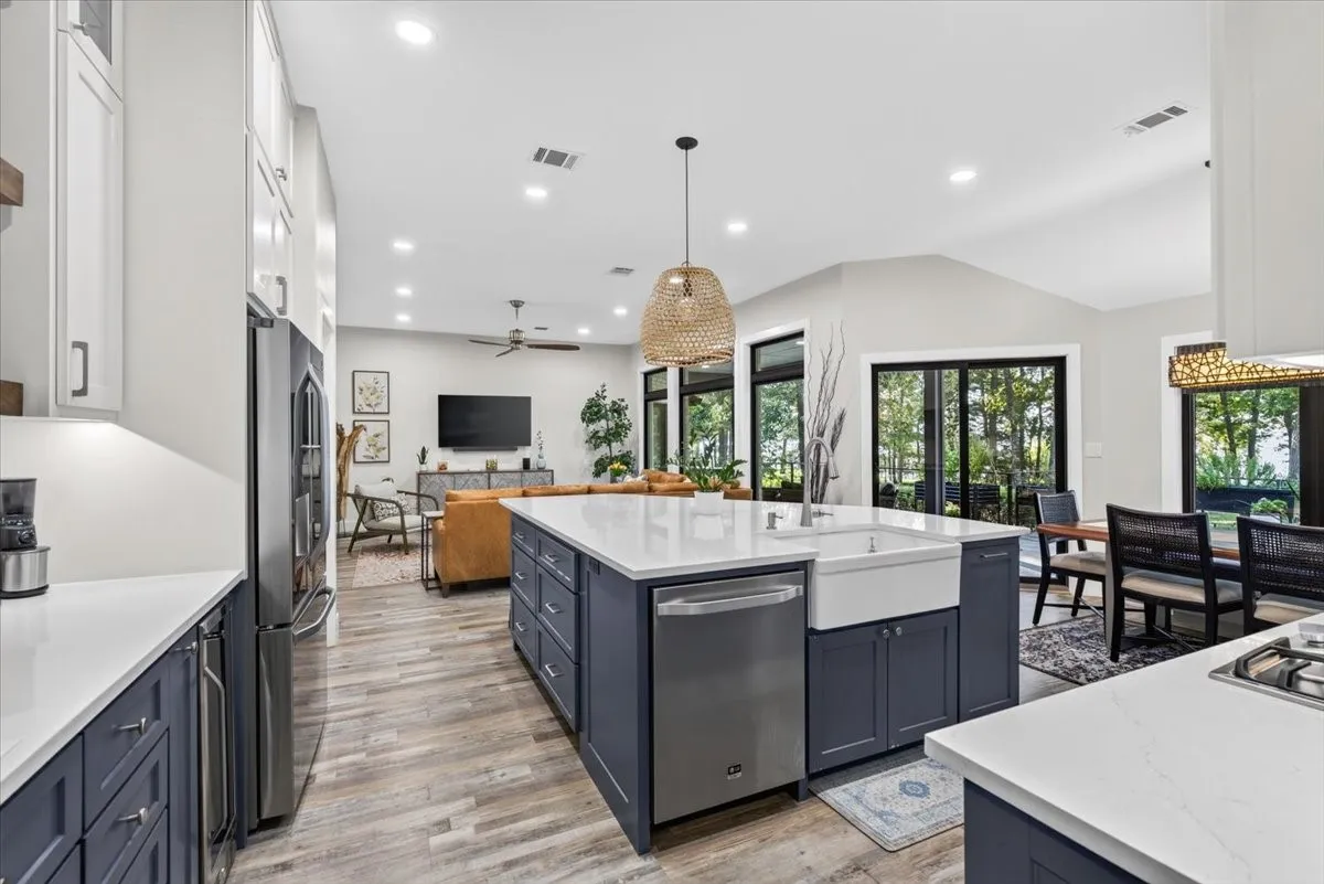 Single Family Residence For Sale in Smith County , 15740 Timberhill Drive, Flint, Texas 75762, 4 Bedroom, 3 Bathroom, 2 Garage spaces, 2,656 Sqft, built in 1992, mls#21374411, Real Estate Agent in Flint, Homes For Sale in Smith county, Homes For Sale in Flint, Realtor in Flint Texas, Real Estate Brokerage Independent Realty Texas, Luminita Cordes Realtor