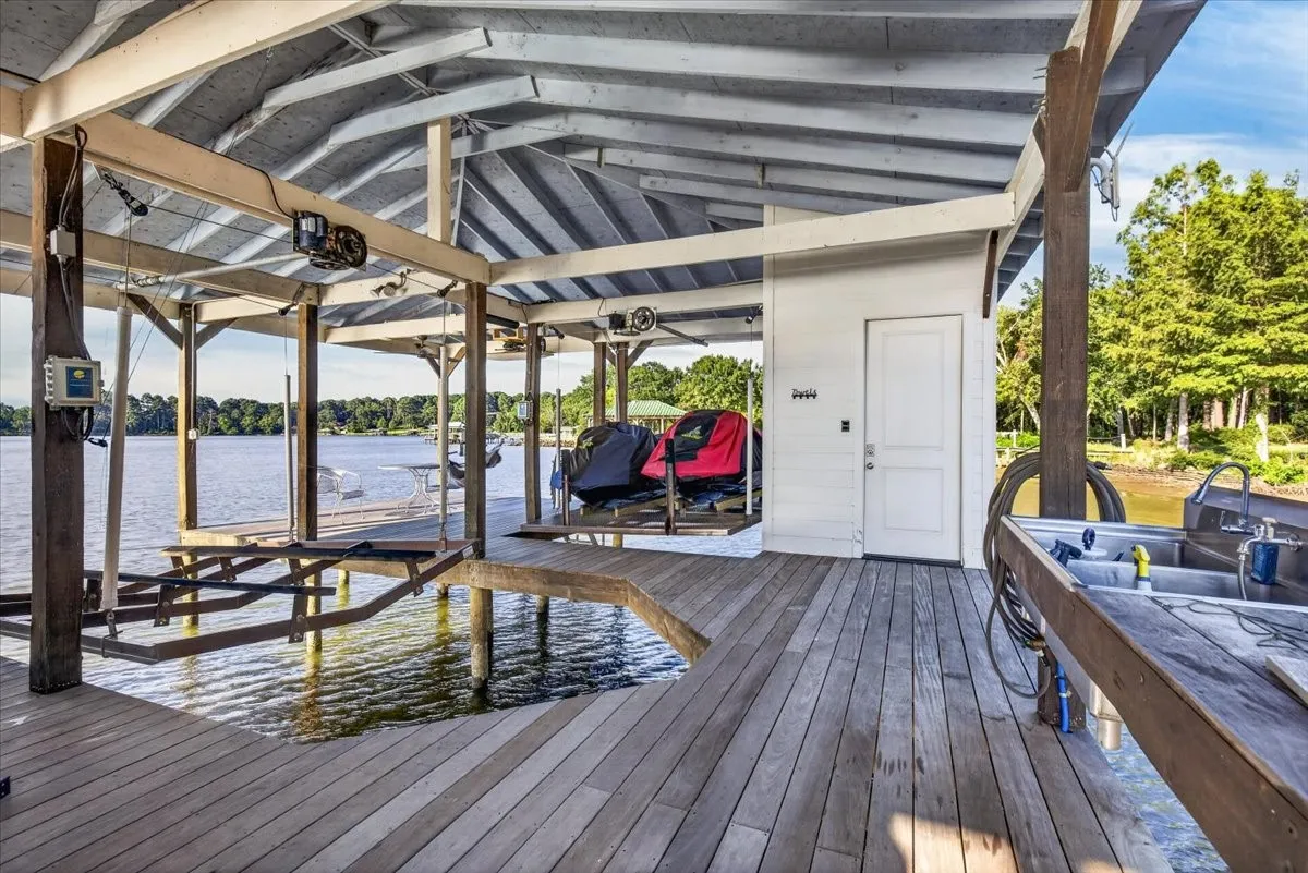 Single Family Residence For Sale in Smith County , 15740 Timberhill Drive, Flint, Texas 75762, 4 Bedroom, 3 Bathroom, 2 Garage spaces, 2,656 Sqft, built in 1992, mls#21374411, Real Estate Agent in Flint, Homes For Sale in Smith county, Homes For Sale in Flint, Realtor in Flint Texas, Real Estate Brokerage Independent Realty Texas, Luminita Cordes Realtor