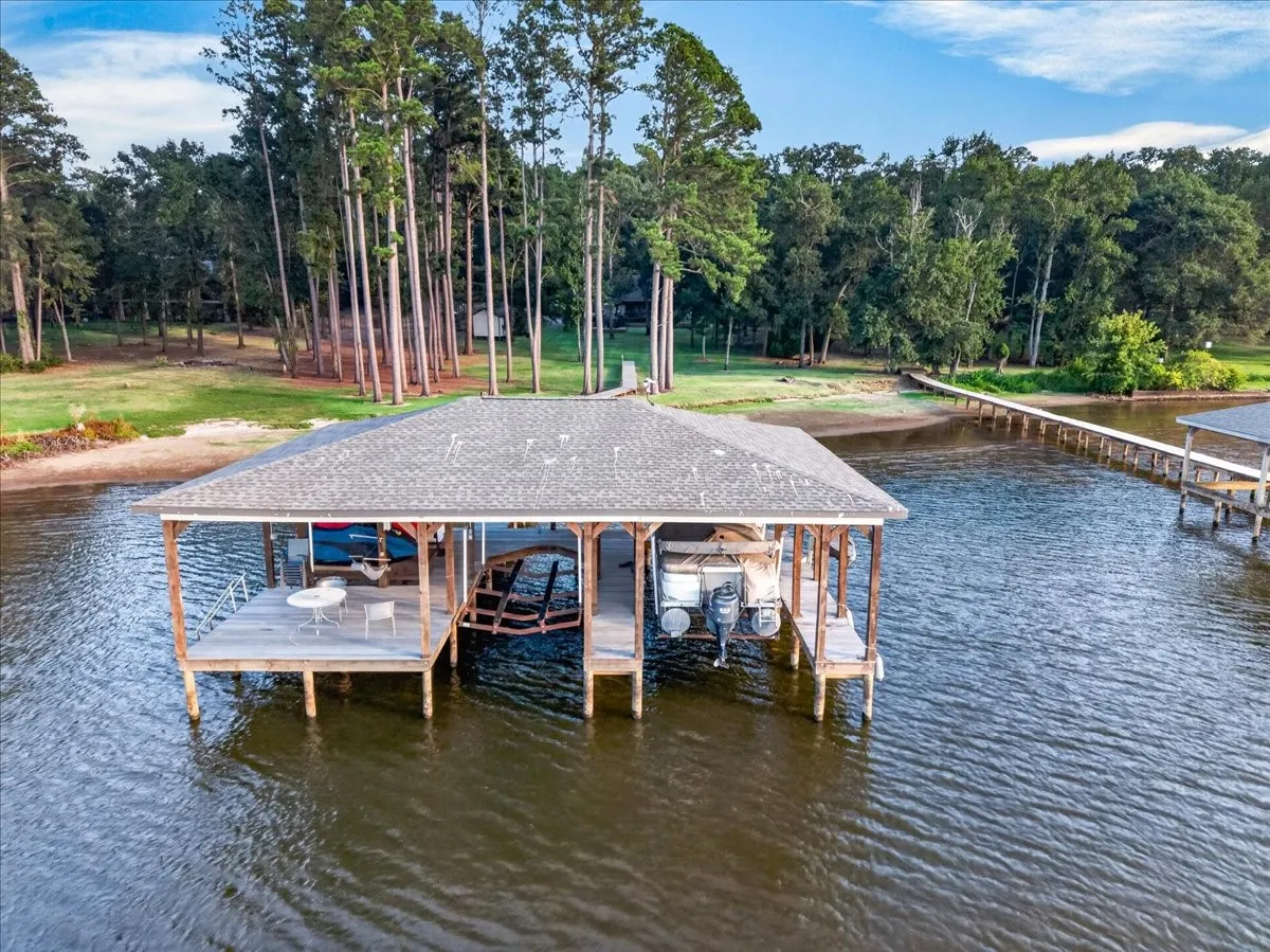 Single Family Residence For Sale in Smith County , 15740 Timberhill Drive, Flint, Texas 75762, 4 Bedroom, 3 Bathroom, 2 Garage spaces, 2,656 Sqft, built in 1992, mls#21374411, Real Estate Agent in Flint, Homes For Sale in Smith county, Homes For Sale in Flint, Realtor in Flint Texas, Real Estate Brokerage Independent Realty Texas, Luminita Cordes Realtor