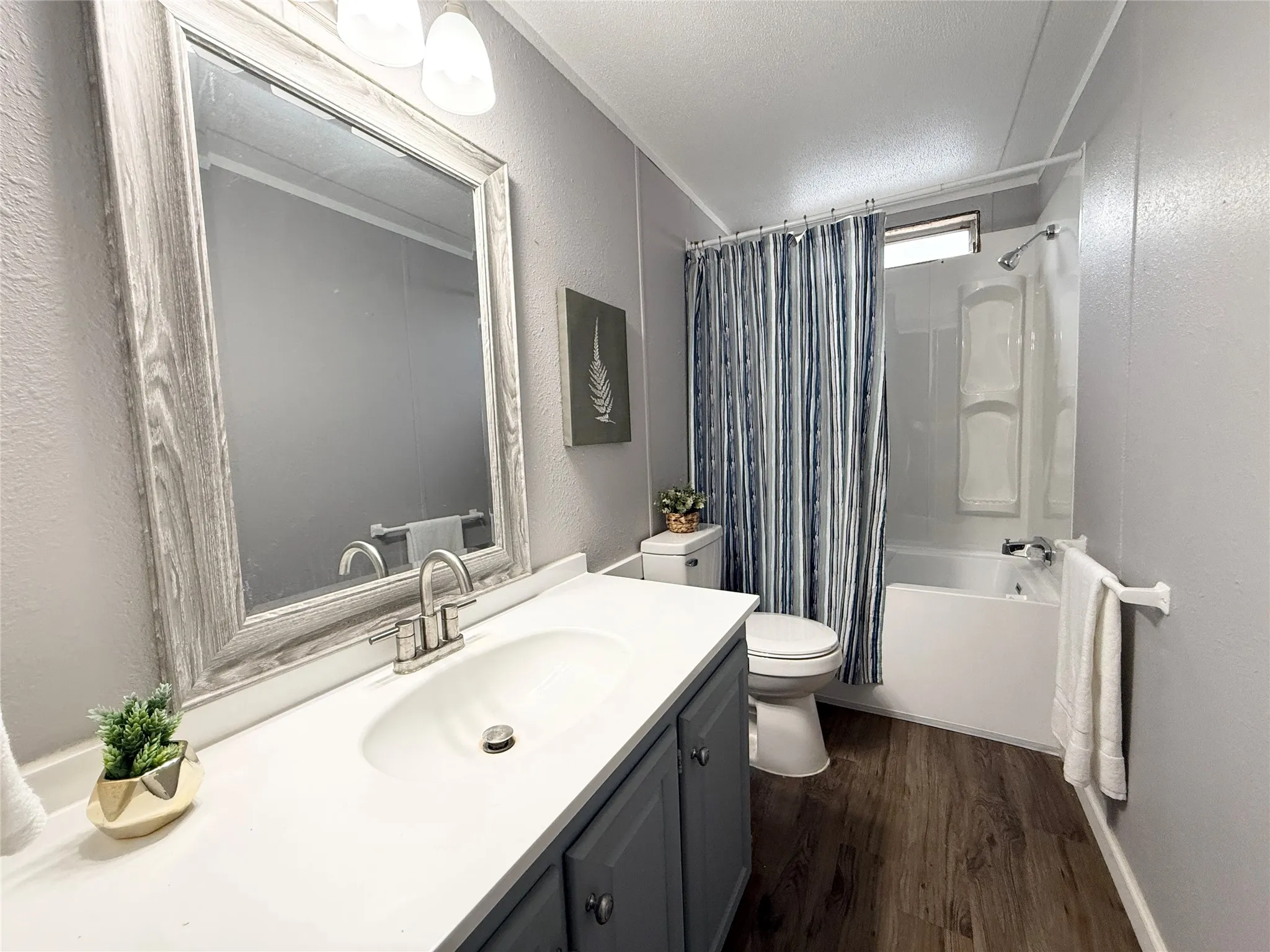 Mobile Home For Sale in Collin County , 2 Lucy, Wylie, Texas 75098, 3 Bedroom, 2 Bathroom, Garage spaces, 1,216 Sqft, built in 1994, mls#21371144, Real Estate Agent in Wylie, Homes For Sale in Collin county, Homes For Sale in Wylie, Realtor in Wylie Texas, Real Estate Brokerage Independent Realty Texas, Luminita Cordes Realtor