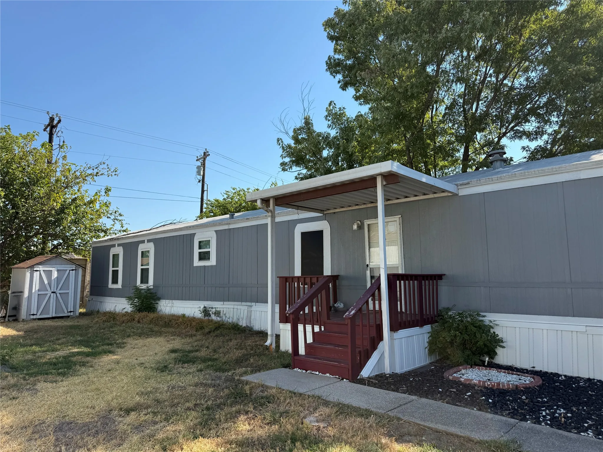 Mobile Home For Sale in Collin County , 2 Lucy, Wylie, Texas 75098, 3 Bedroom, 2 Bathroom, Garage spaces, 1,216 Sqft, built in 1994, mls#21371144, Real Estate Agent in Wylie, Homes For Sale in Collin county, Homes For Sale in Wylie, Realtor in Wylie Texas, Real Estate Brokerage Independent Realty Texas, Luminita Cordes Realtor