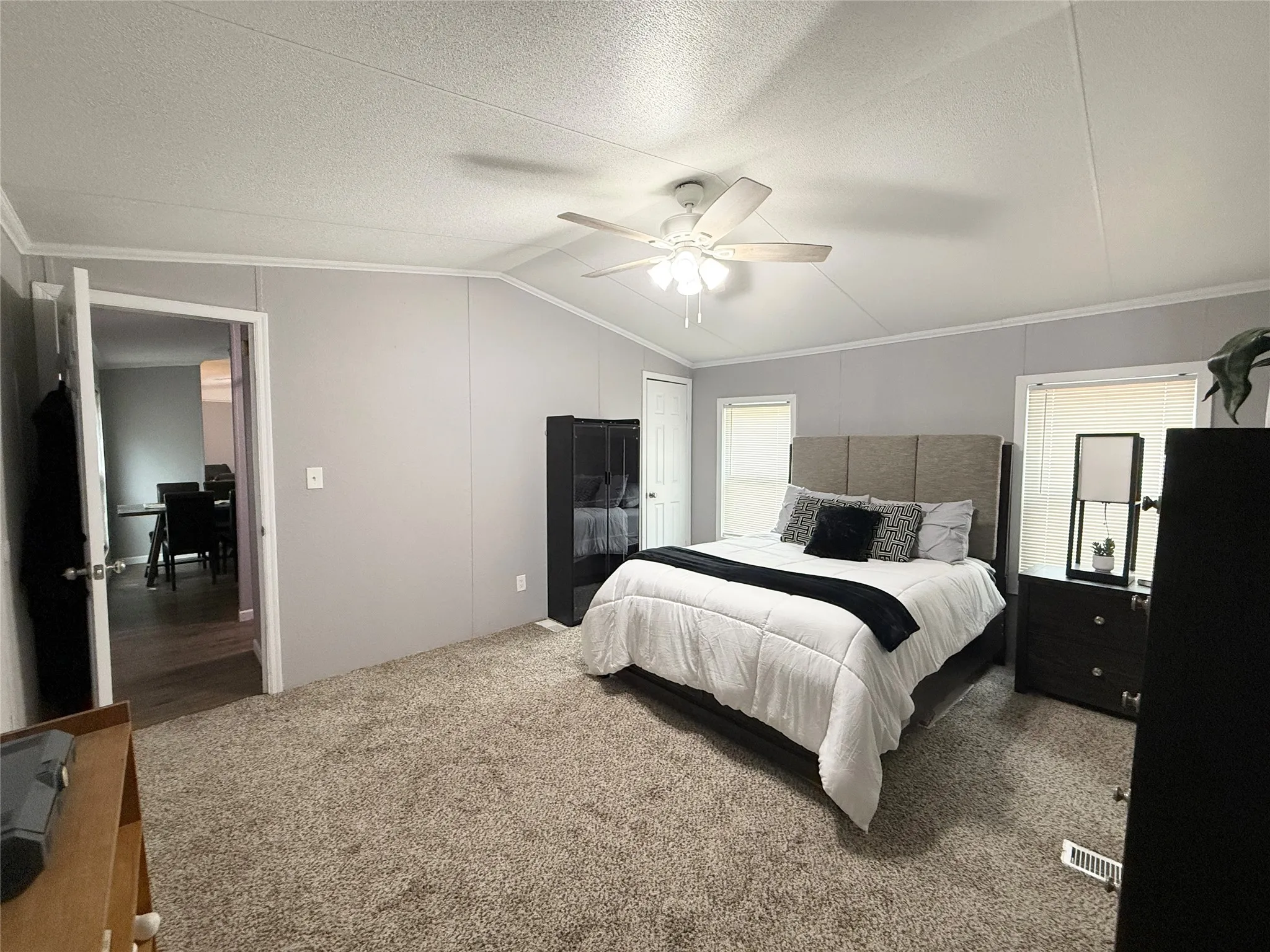 Mobile Home For Sale in Collin County , 2 Lucy, Wylie, Texas 75098, 3 Bedroom, 2 Bathroom, Garage spaces, 1,216 Sqft, built in 1994, mls#21371144, Real Estate Agent in Wylie, Homes For Sale in Collin county, Homes For Sale in Wylie, Realtor in Wylie Texas, Real Estate Brokerage Independent Realty Texas, Luminita Cordes Realtor