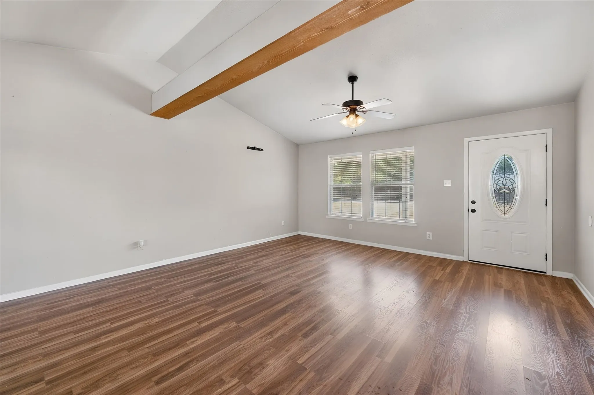 Single Family Residence For Sale in Freestone County , 825 Southwood, Fairfield, Texas 75840, 4 Bedroom, 2 Bathroom, Garage spaces, 1,400 Sqft, built in 1987, mls#21367193, Real Estate Agent in Fairfield, Homes For Sale in Freestone county, Homes For Sale in Fairfield, Realtor in Fairfield Texas, Real Estate Brokerage Independent Realty Texas, Luminita Cordes Realtor