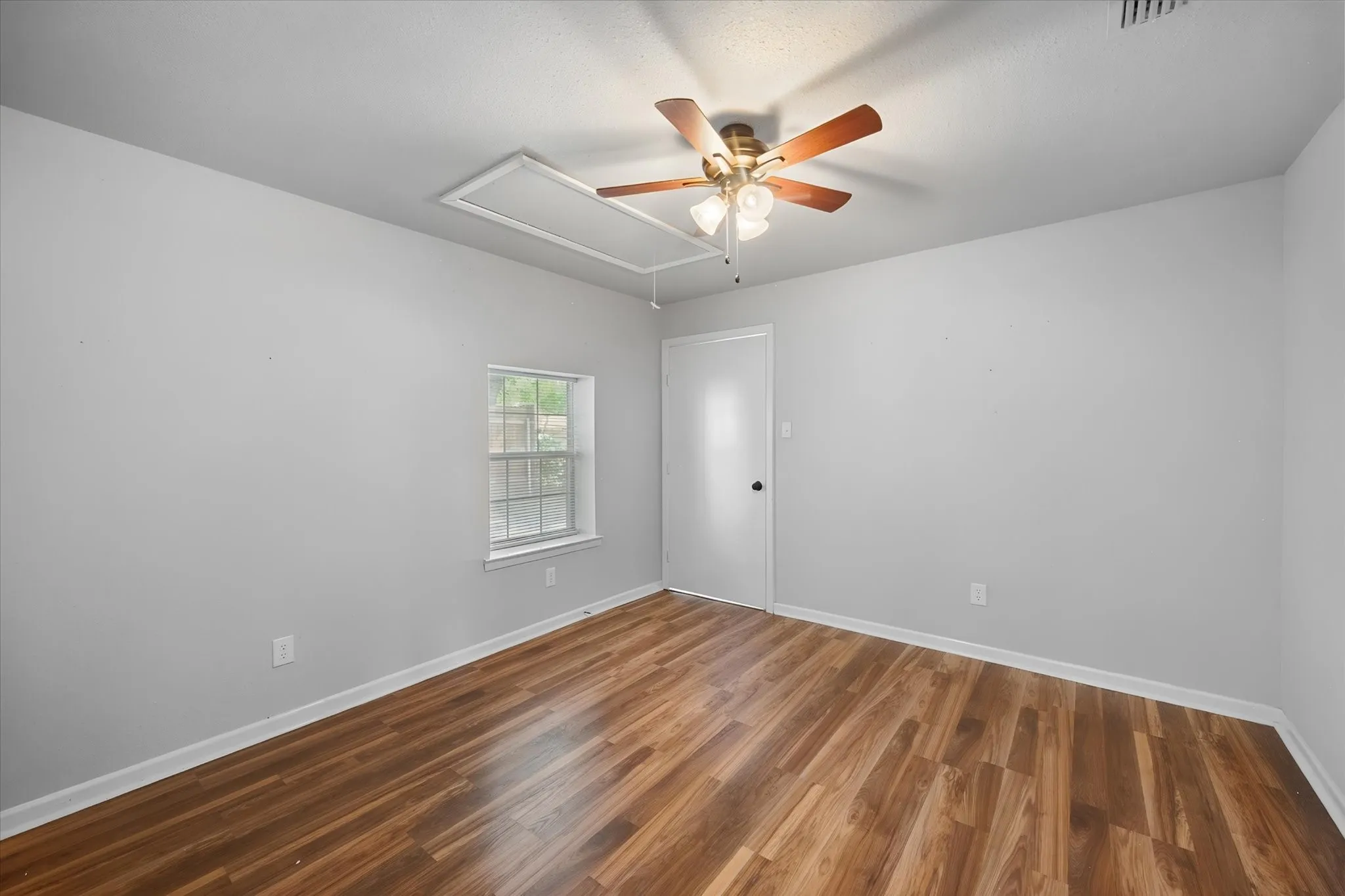 Single Family Residence For Sale in Freestone County , 825 Southwood, Fairfield, Texas 75840, 4 Bedroom, 2 Bathroom, Garage spaces, 1,400 Sqft, built in 1987, mls#21367193, Real Estate Agent in Fairfield, Homes For Sale in Freestone county, Homes For Sale in Fairfield, Realtor in Fairfield Texas, Real Estate Brokerage Independent Realty Texas, Luminita Cordes Realtor