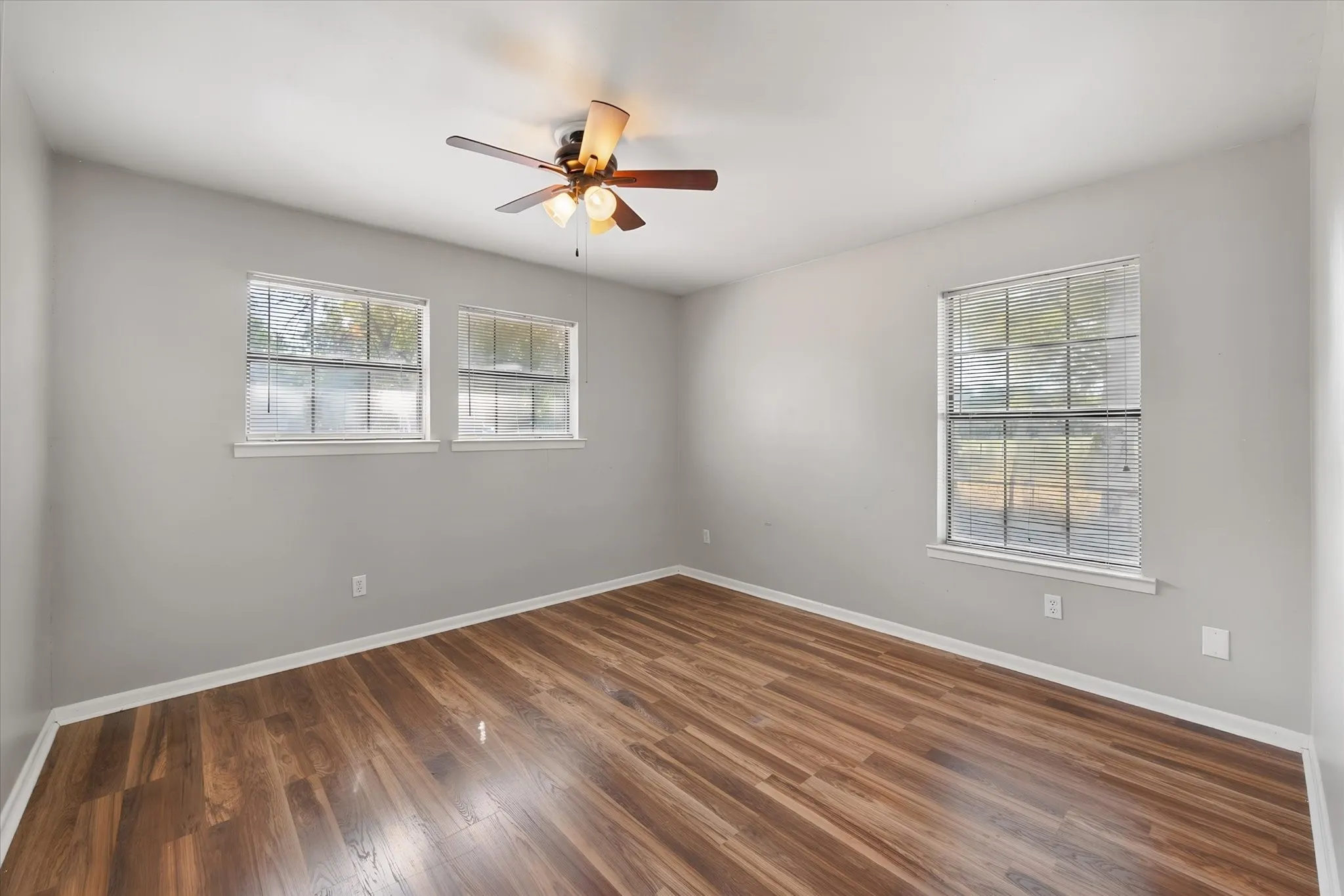 Single Family Residence For Sale in Freestone County , 825 Southwood, Fairfield, Texas 75840, 4 Bedroom, 2 Bathroom, Garage spaces, 1,400 Sqft, built in 1987, mls#21367193, Real Estate Agent in Fairfield, Homes For Sale in Freestone county, Homes For Sale in Fairfield, Realtor in Fairfield Texas, Real Estate Brokerage Independent Realty Texas, Luminita Cordes Realtor