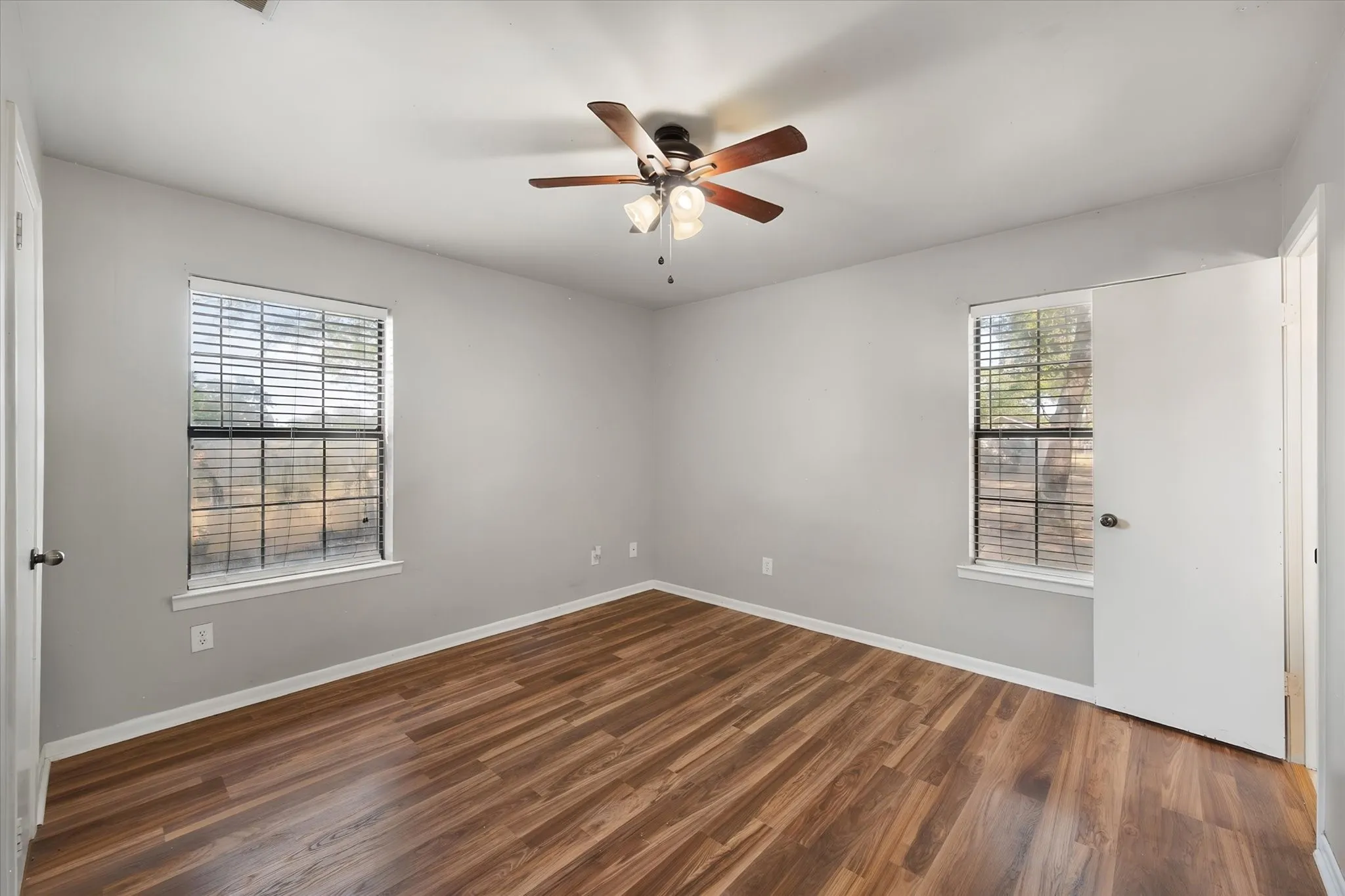 Single Family Residence For Sale in Freestone County , 825 Southwood, Fairfield, Texas 75840, 4 Bedroom, 2 Bathroom, Garage spaces, 1,400 Sqft, built in 1987, mls#21367193, Real Estate Agent in Fairfield, Homes For Sale in Freestone county, Homes For Sale in Fairfield, Realtor in Fairfield Texas, Real Estate Brokerage Independent Realty Texas, Luminita Cordes Realtor