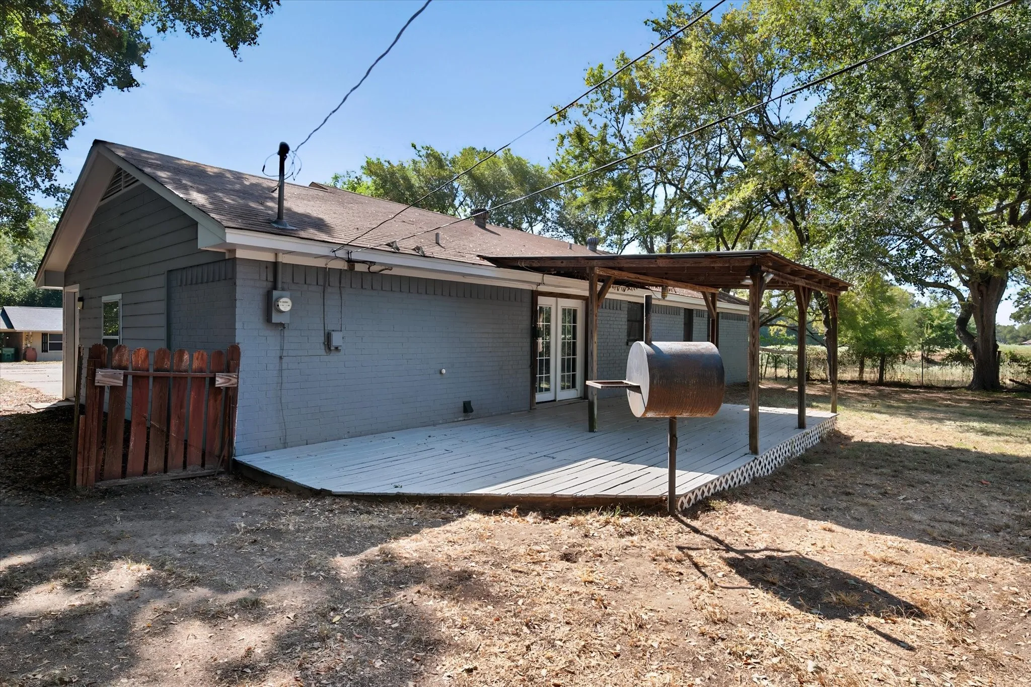 Single Family Residence For Sale in Freestone County , 825 Southwood, Fairfield, Texas 75840, 4 Bedroom, 2 Bathroom, Garage spaces, 1,400 Sqft, built in 1987, mls#21367193, Real Estate Agent in Fairfield, Homes For Sale in Freestone county, Homes For Sale in Fairfield, Realtor in Fairfield Texas, Real Estate Brokerage Independent Realty Texas, Luminita Cordes Realtor