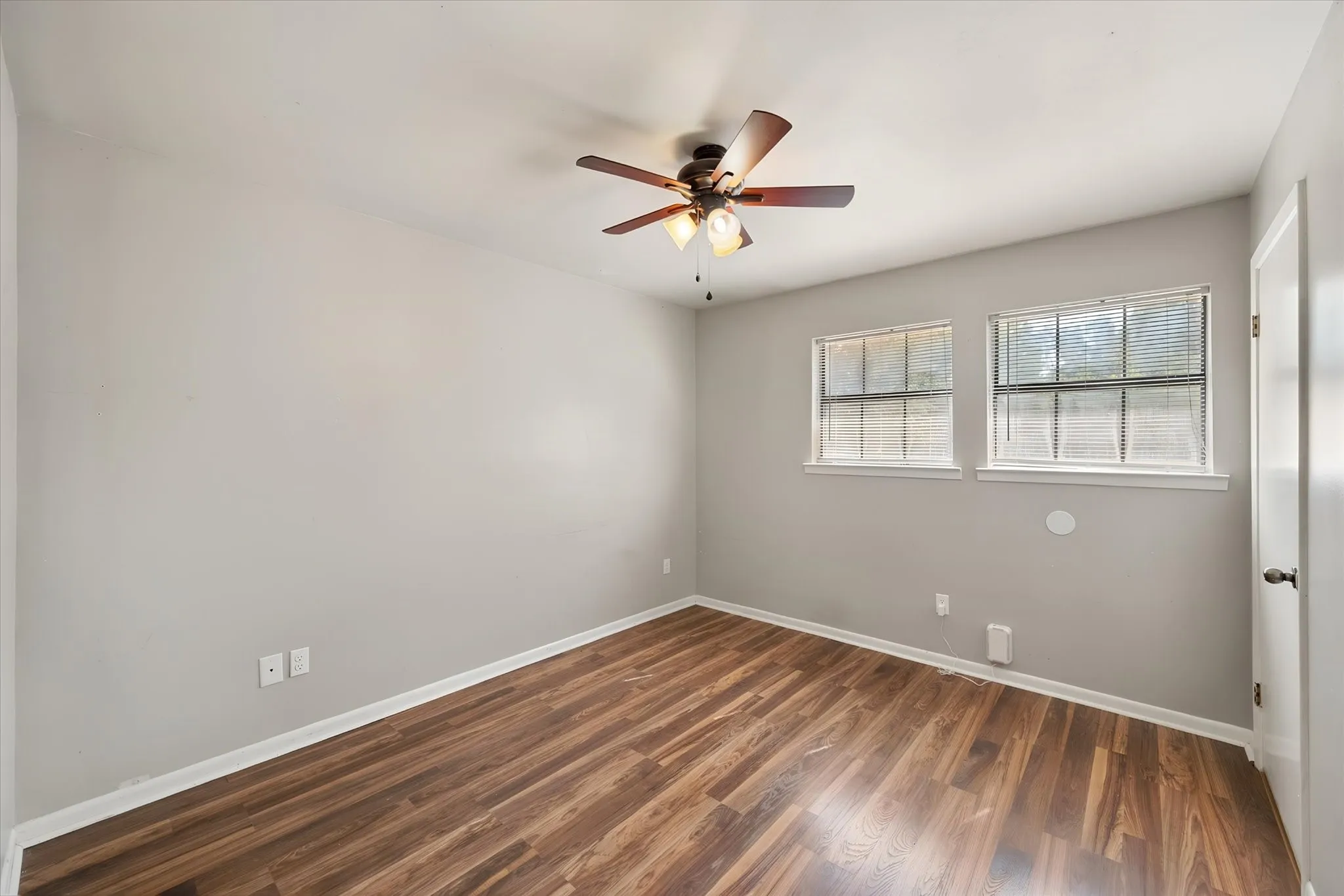 Single Family Residence For Sale in Freestone County , 825 Southwood, Fairfield, Texas 75840, 4 Bedroom, 2 Bathroom, Garage spaces, 1,400 Sqft, built in 1987, mls#21367193, Real Estate Agent in Fairfield, Homes For Sale in Freestone county, Homes For Sale in Fairfield, Realtor in Fairfield Texas, Real Estate Brokerage Independent Realty Texas, Luminita Cordes Realtor